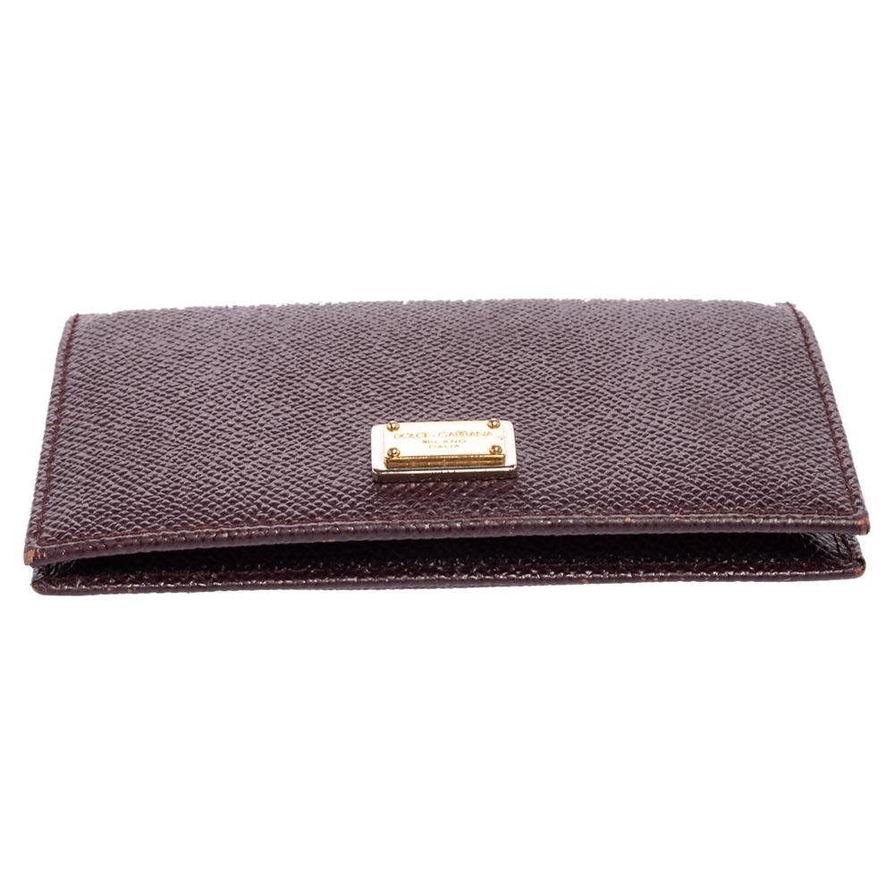 Dolce & Gabbana Dark Burgundy Leather Flap Card Case In Good Condition In Dubai, Al Qouz 2