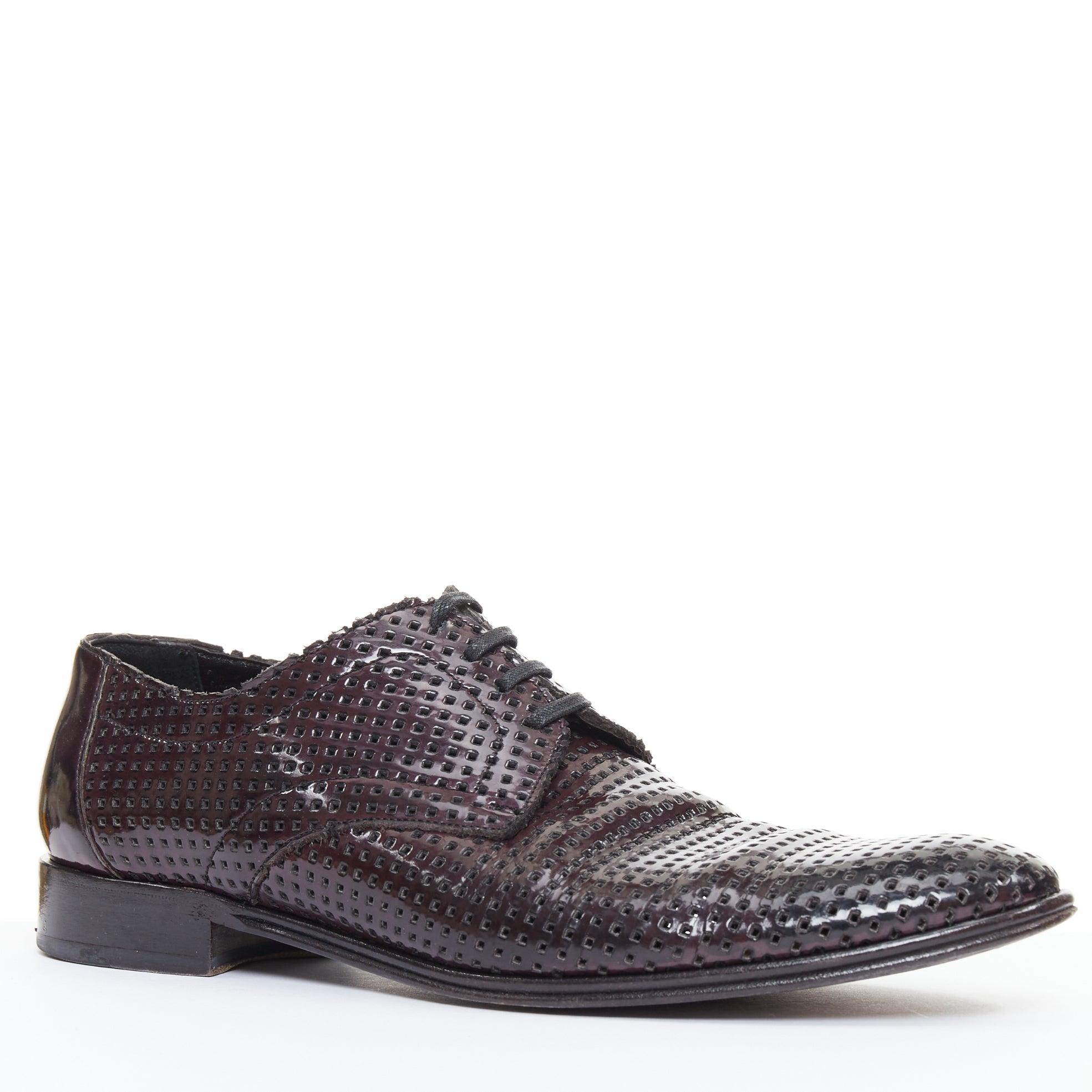 Noir DOLCE GABBANA - Chaussures à lacets carrées perforées en vernis bordeaux foncé UK6 EU40 en vente
