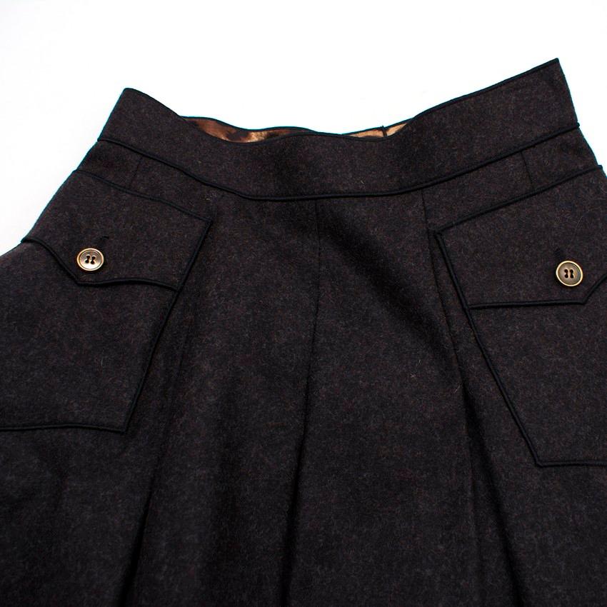 Women's Dolce & Gabbana Dark Grey Pleated Wool Skirt - Size US 2 For Sale