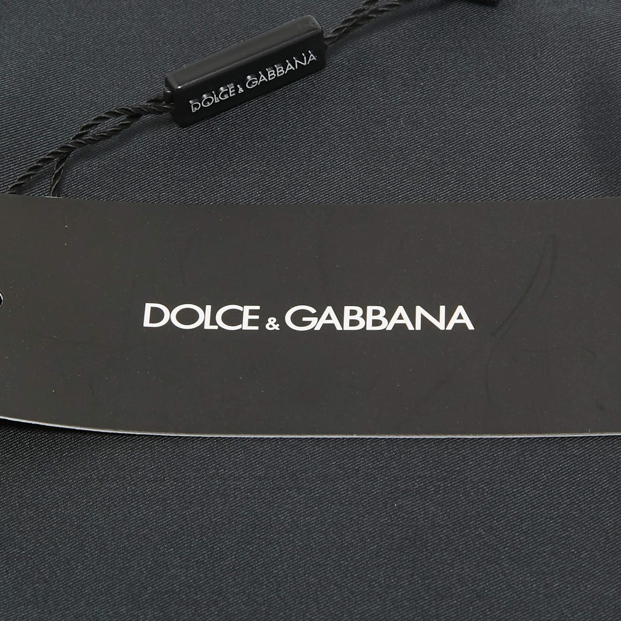 Dolce & Gabbana Dark Grey Silk Pocket Handkerchief In New Condition For Sale In Dubai, Al Qouz 2
