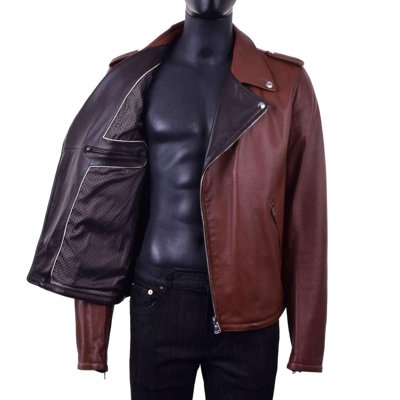 - Deer leather biker jacket with a wide cut contrast collar by DOLCE & GABBANA Black Line - New with tag - Former RRP: EUR 3.950 - MADE in ITALY - Model:G9DR2L-FUL1E-M0774 - Material: 100% Deerskin - Lining: 50% Acetat, 30% Cupro, 20% Hirschleder -