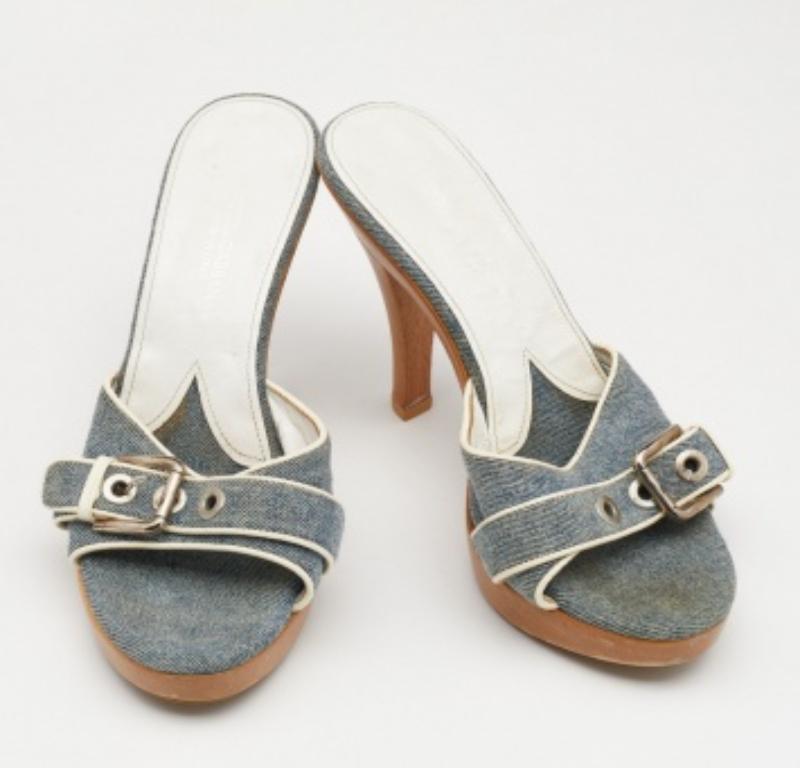 Dolce & Gabbana Sandalias de dedo abiertas con plataforma y adornos de piel, talla 40 Marrón en venta