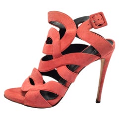 Dolce
Gabbana Denim Trim Buckle Detail Open Toe Platform Slide Sandals Size 40 Dolce
Gabbana Denim Trim Buckle Detail Open Toe Platform Slide Sandals Size 40