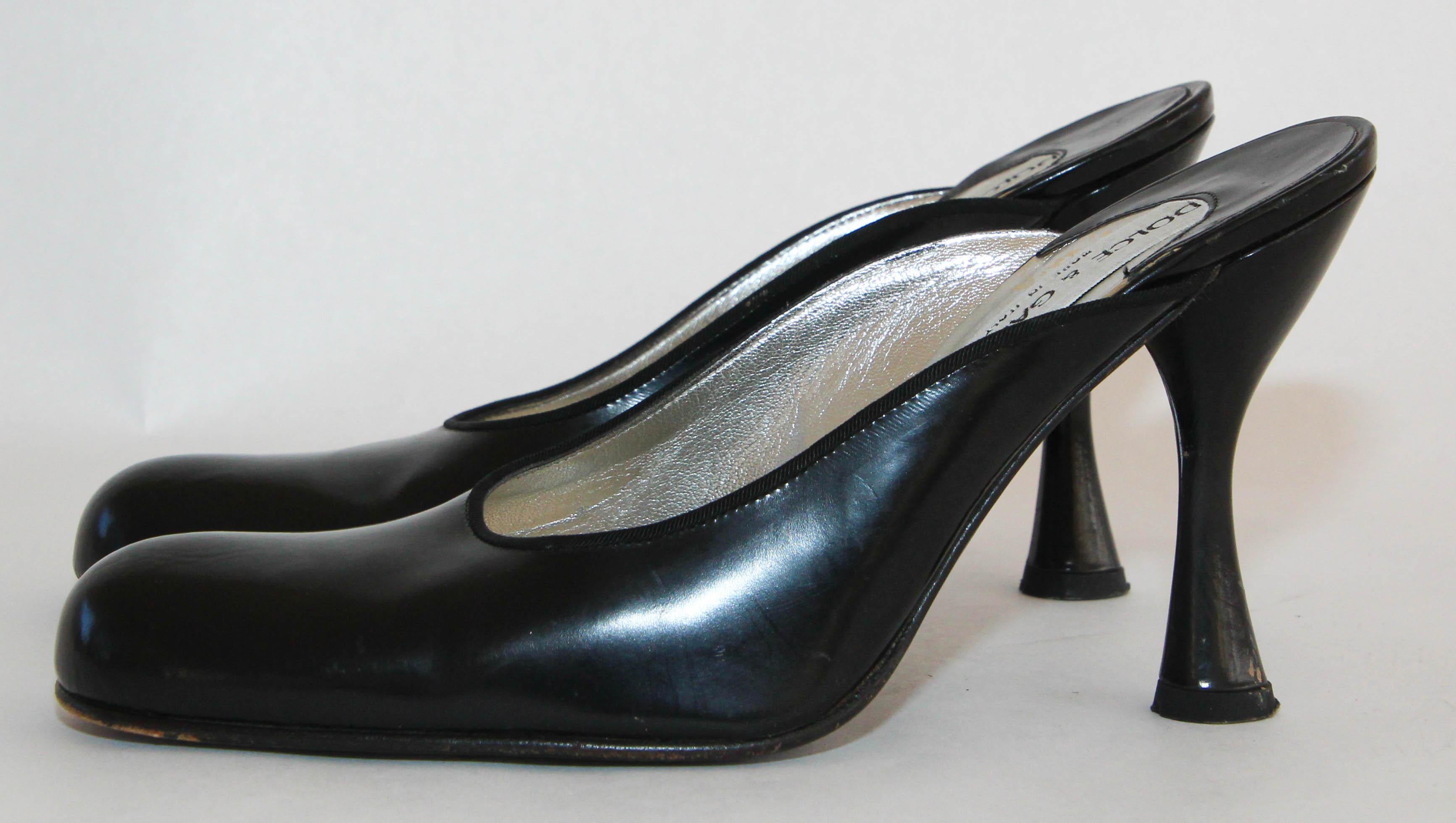 Women's Dolce & Gabbana Designer Black Leather Mules Sandals Size: 36 EU For Sale