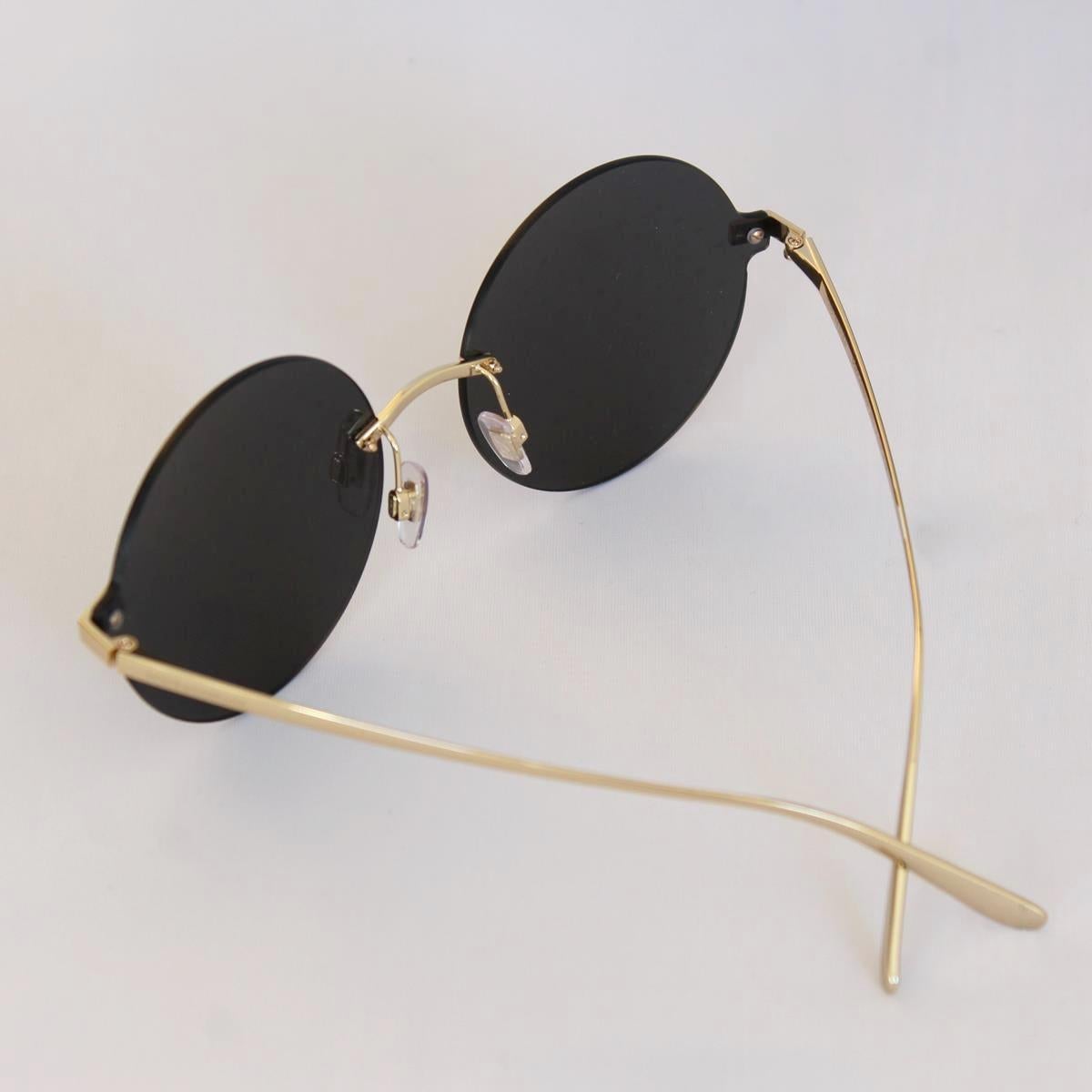 SS 2019
DG 2228
Rimless round sunglasses 
Frame Color: Shiny gold
Temple Color: Shiny gold
Lens Color: Smoke gradient with gold polka dots
Adjustable nosepads
Cm 15 (5.9 inches)
Worldwide express shipping included in the price !