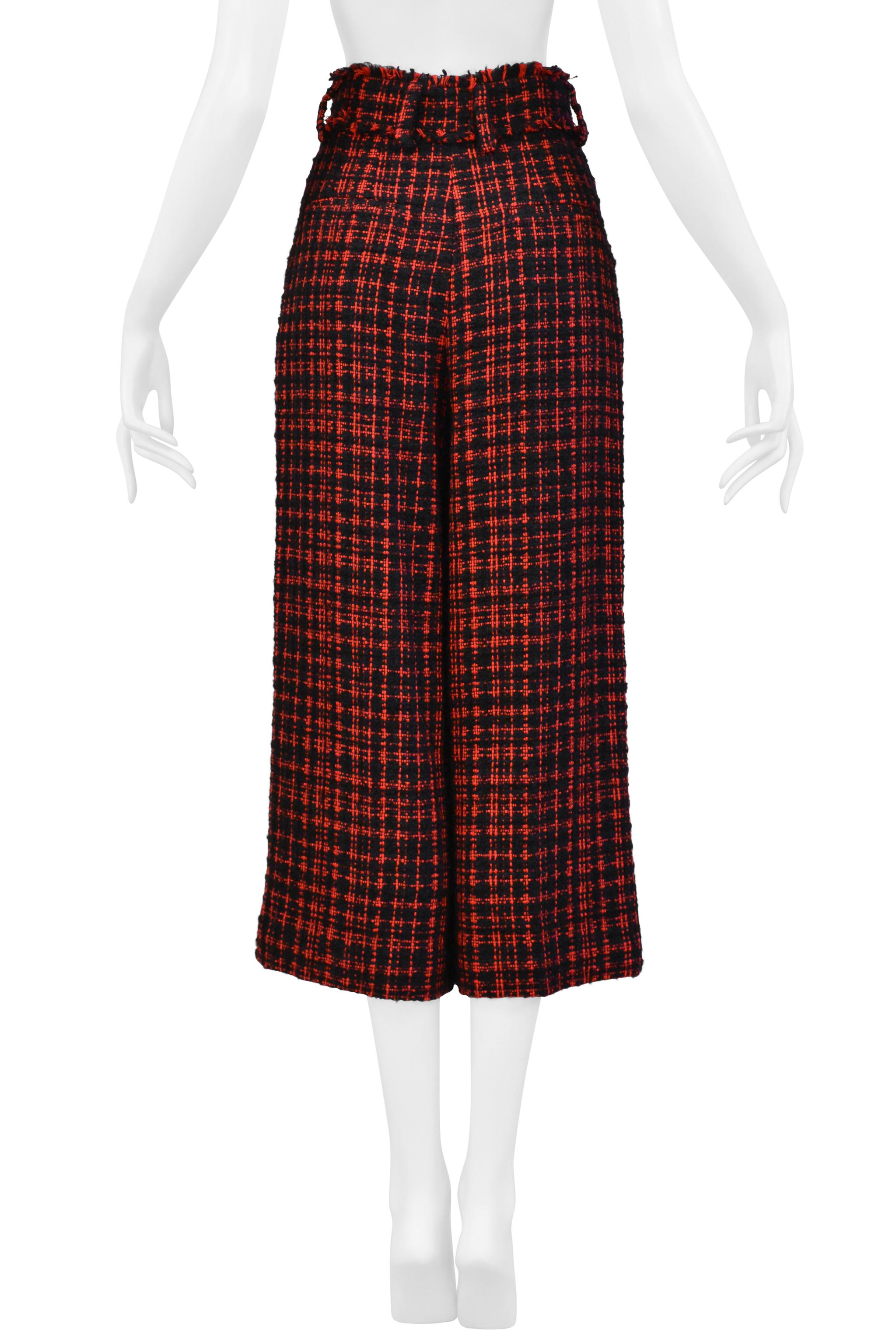 Dolce & Gabbana D&G Suéter de canalé negro y pantalones a cuadros en venta 5