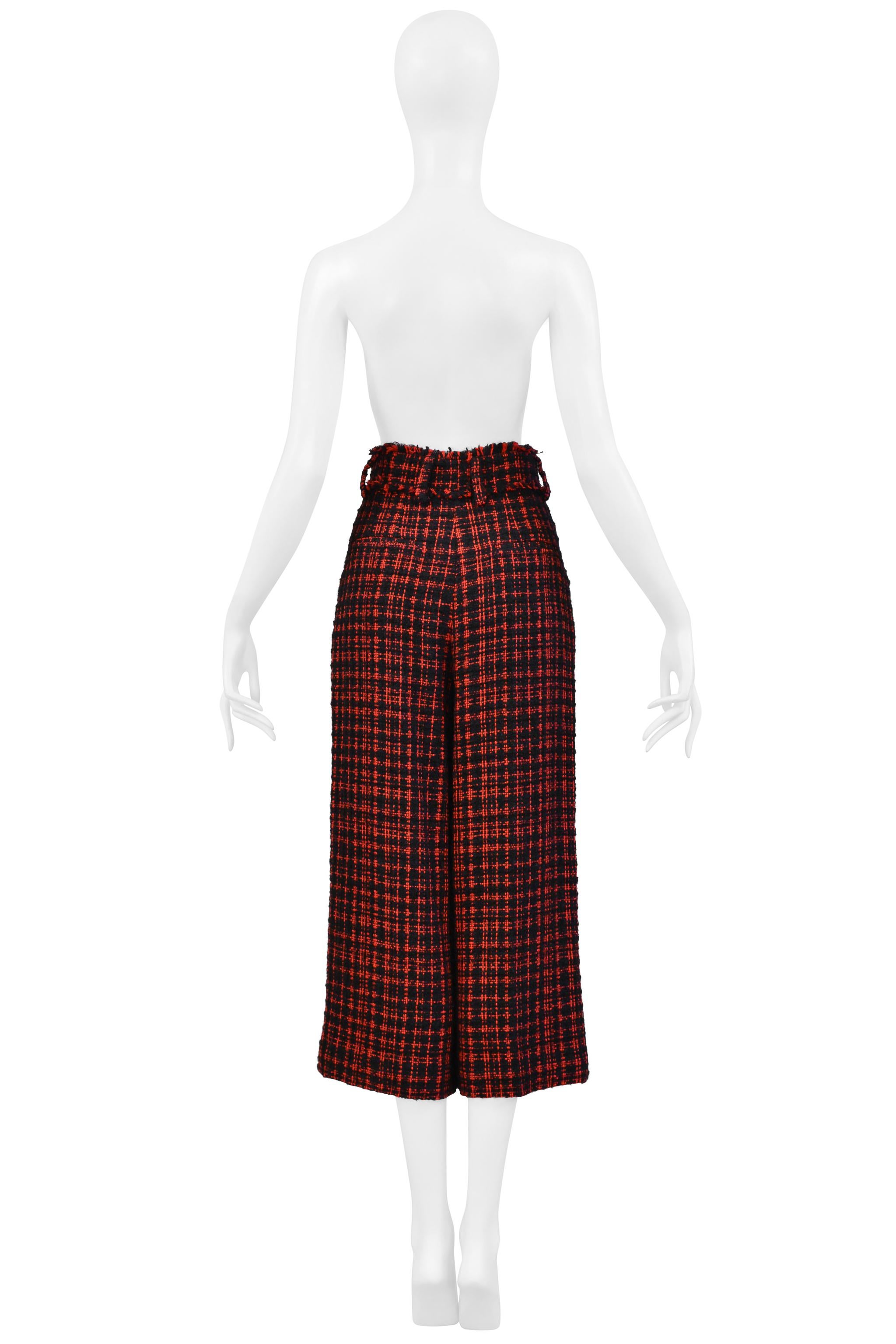 Dolce & Gabbana D&G Suéter de canalé negro y pantalones a cuadros en venta 6