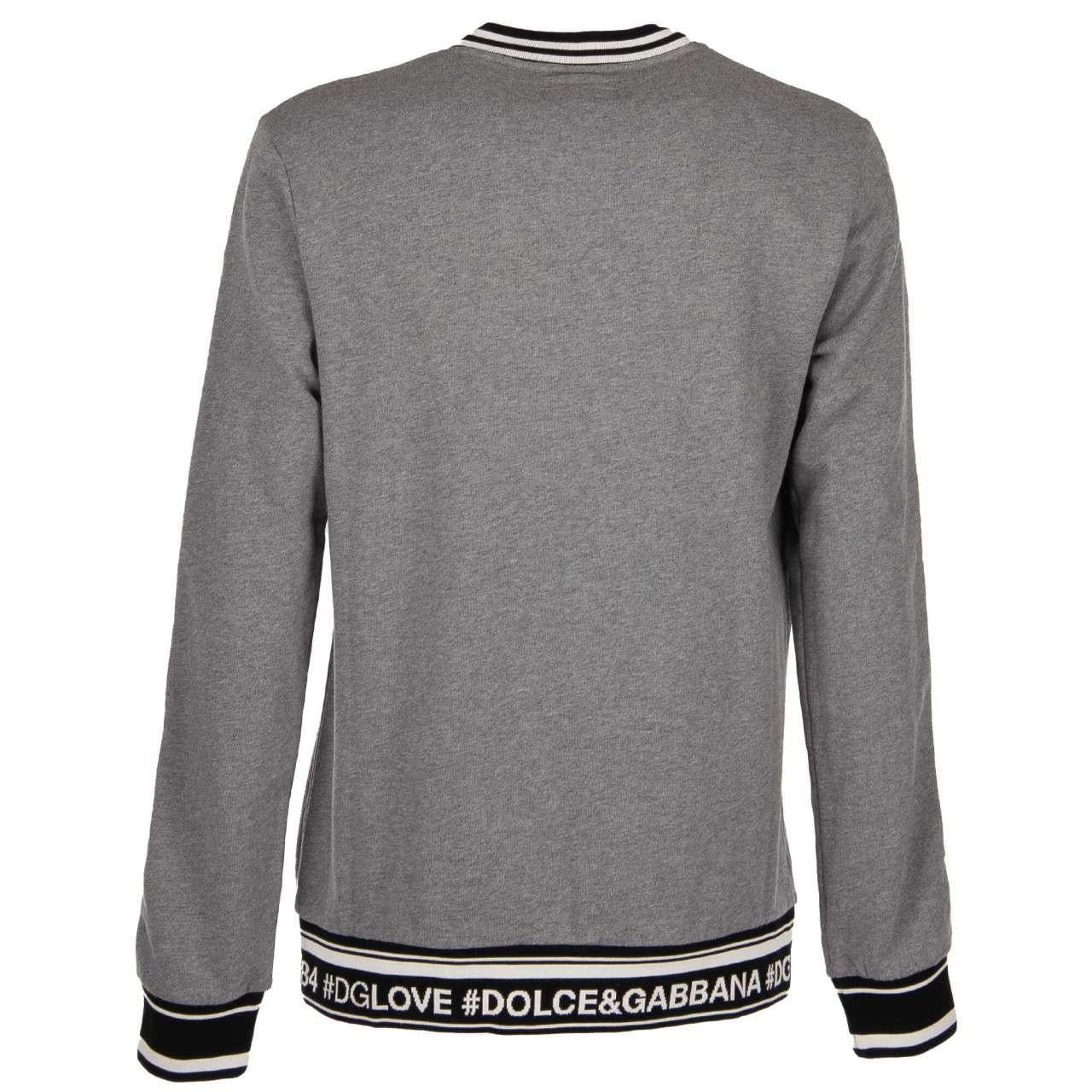 Men's Dolce & Gabbana - DG Family Sweater with Earth Embroidery Gray 44 For Sale