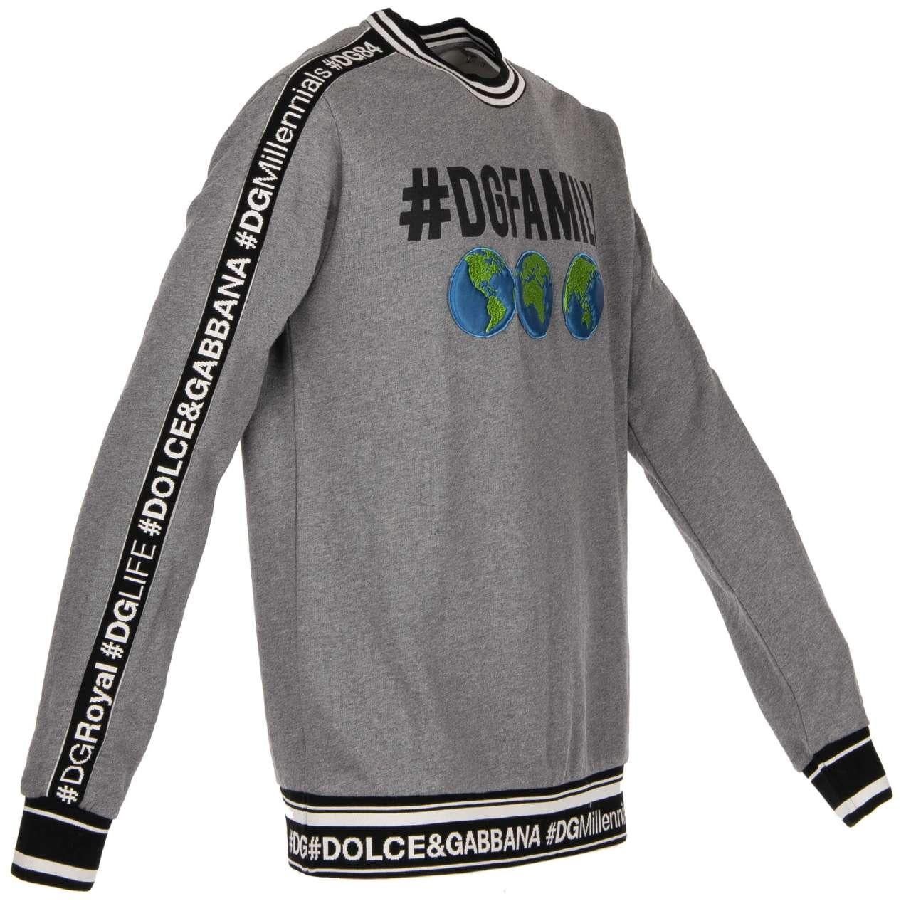 Dolce & Gabbana - DG Family Sweater with Earth Embroidery Gray 44 For Sale 1
