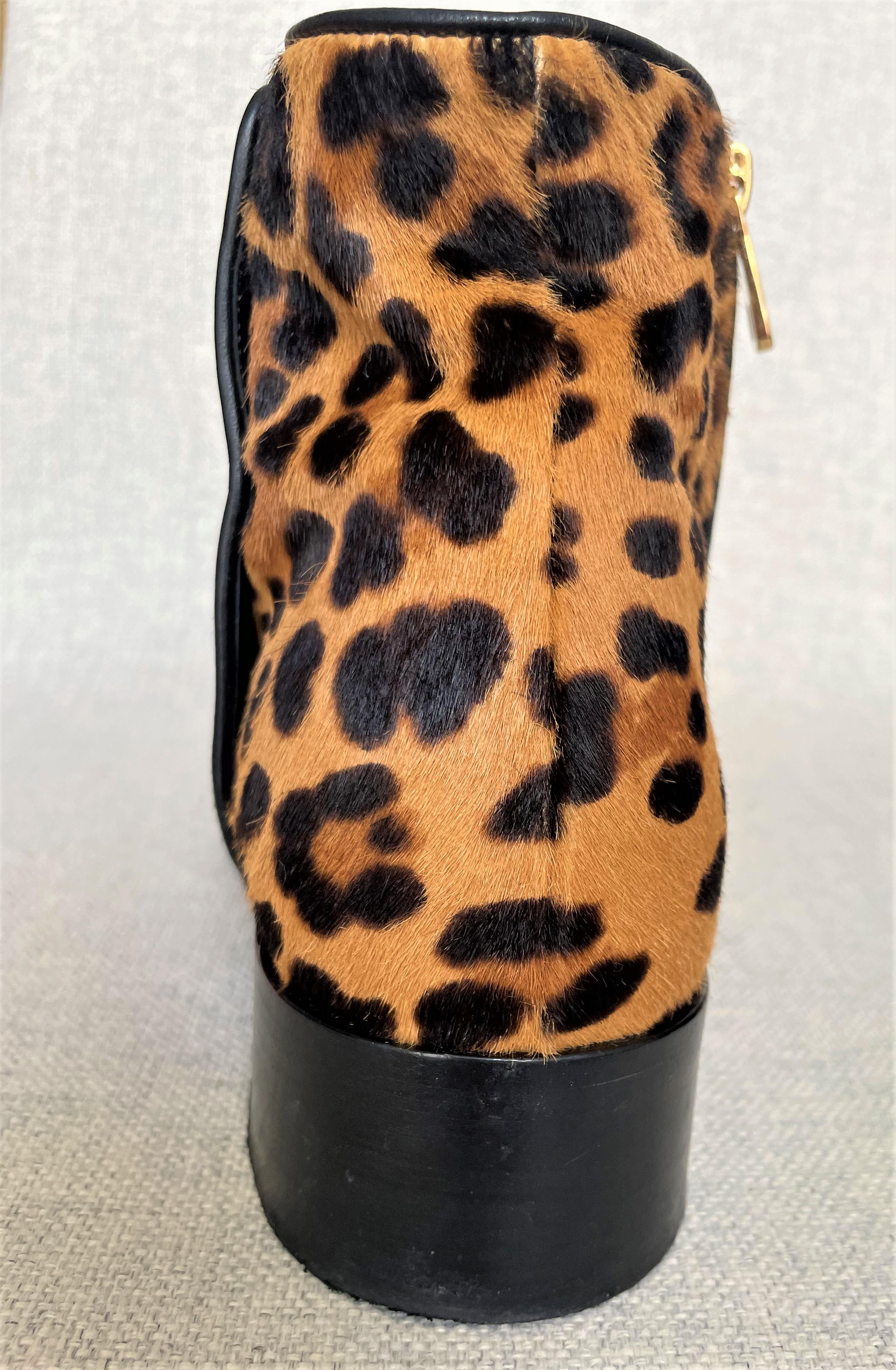 Dolce & Gabbana D&G - Bottines en cuir léopard  en vente 1