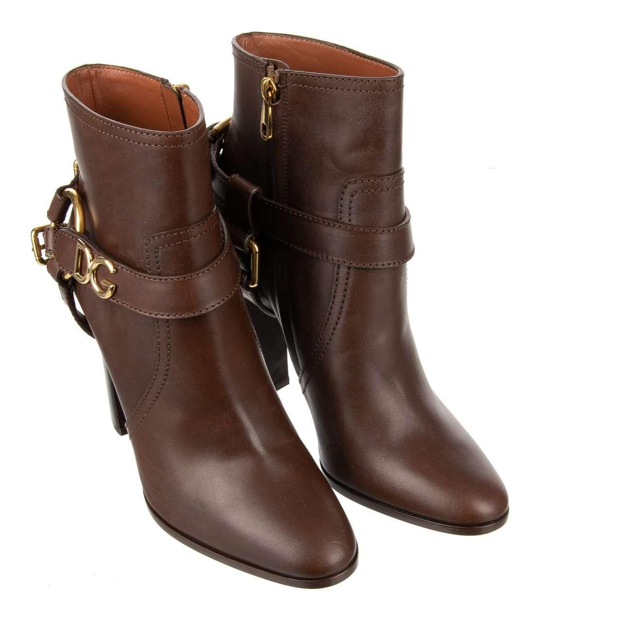 Dolce & Gabbana - DG Logo Straps Leather Boots CAROLINE Brown EUR 41 In Excellent Condition For Sale In Erkrath, DE