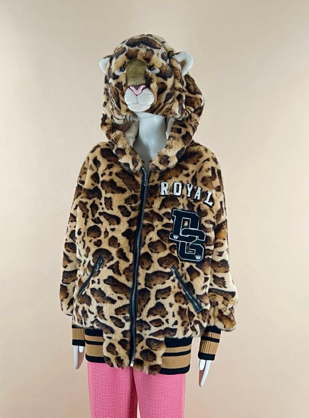 Women's or Men's Dolce & Gabbana DG Royal upperr Faux Fur Jacket Beige 40 IT For Sale