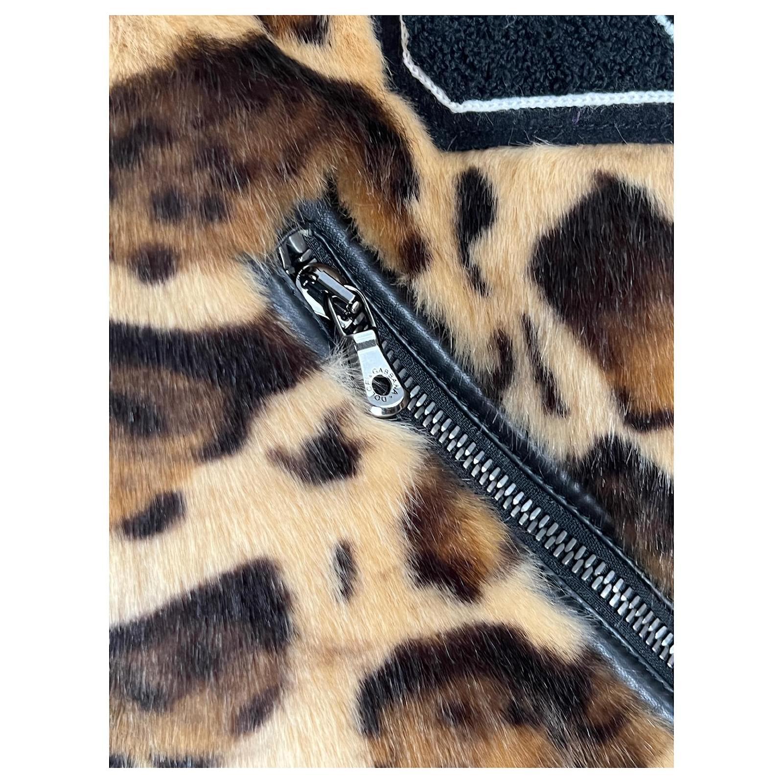 Dolce & Gabbana DG Royal upperr Faux Fur Jacket Beige 40 IT For Sale 3