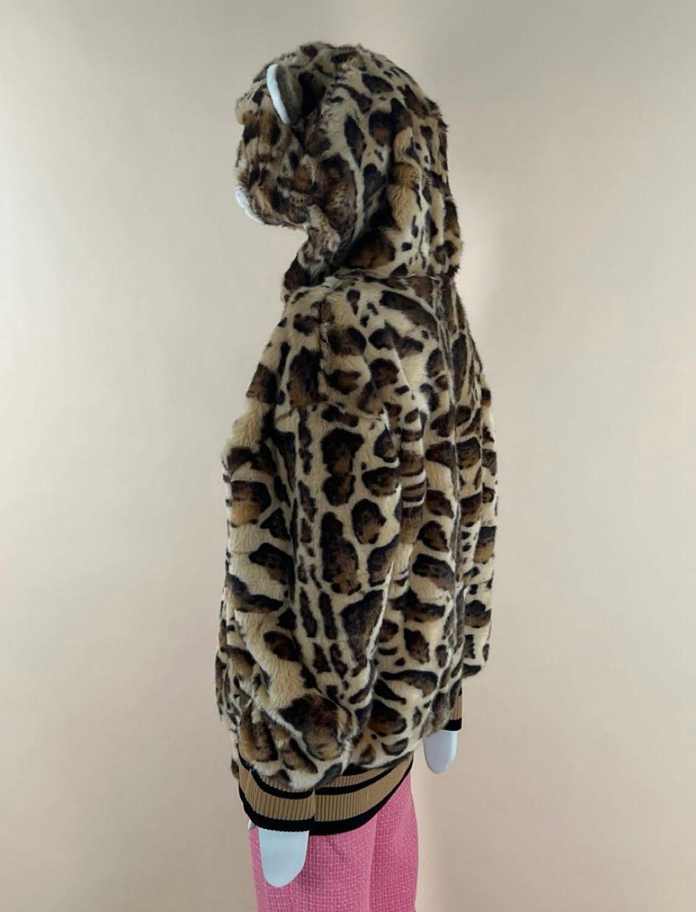 Dolce & Gabbana DG Royal upperr Faux Fur Jacket Beige 40 IT For Sale 4