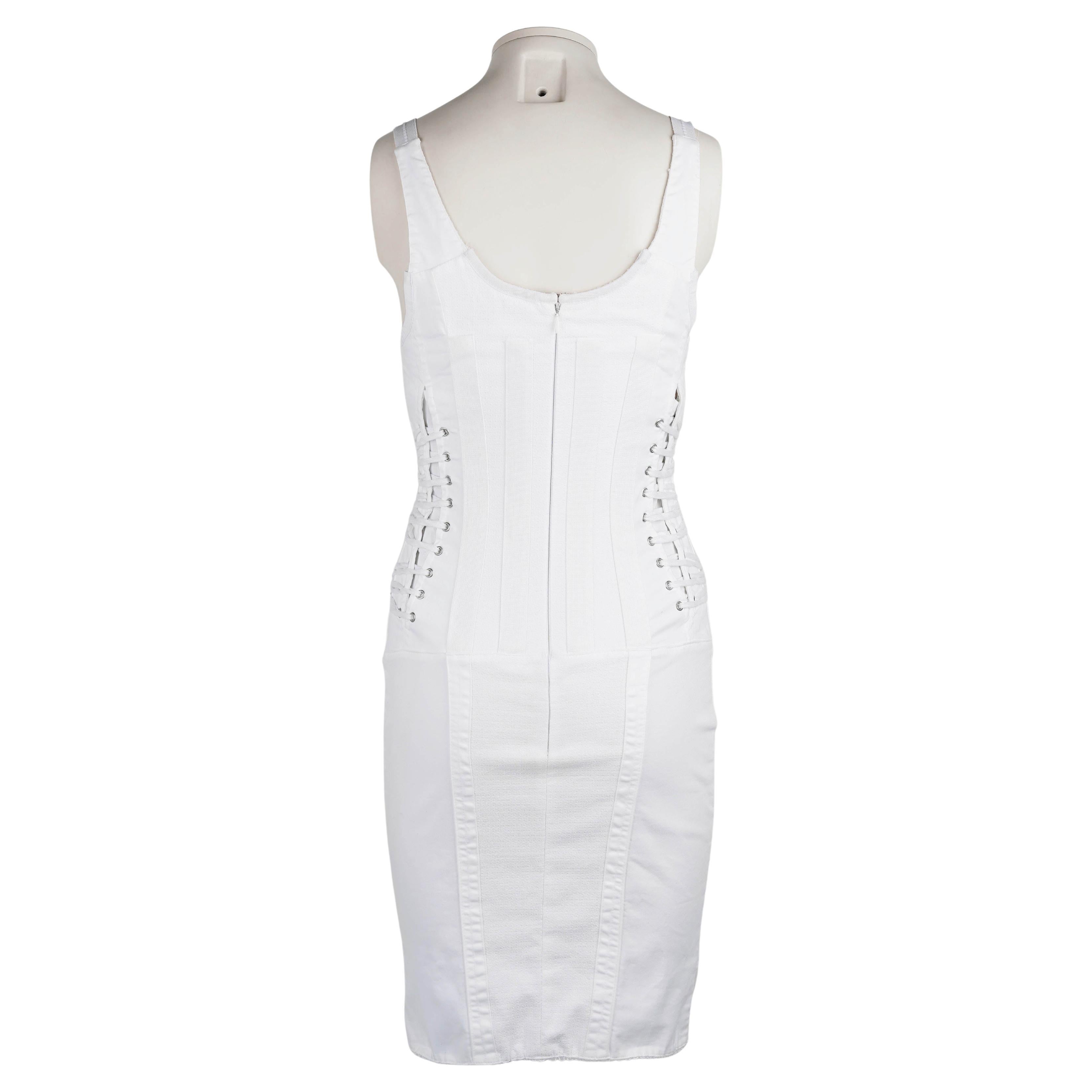Dolce & Gabbana D&G Spring/Summer 2004 White Bondage Dress (Taille S) en vente 5
