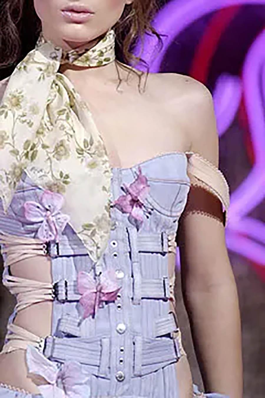 Gris Dolce & Gabbana D&G Spring/Summer 2004 White Bondage Dress (Taille S) en vente