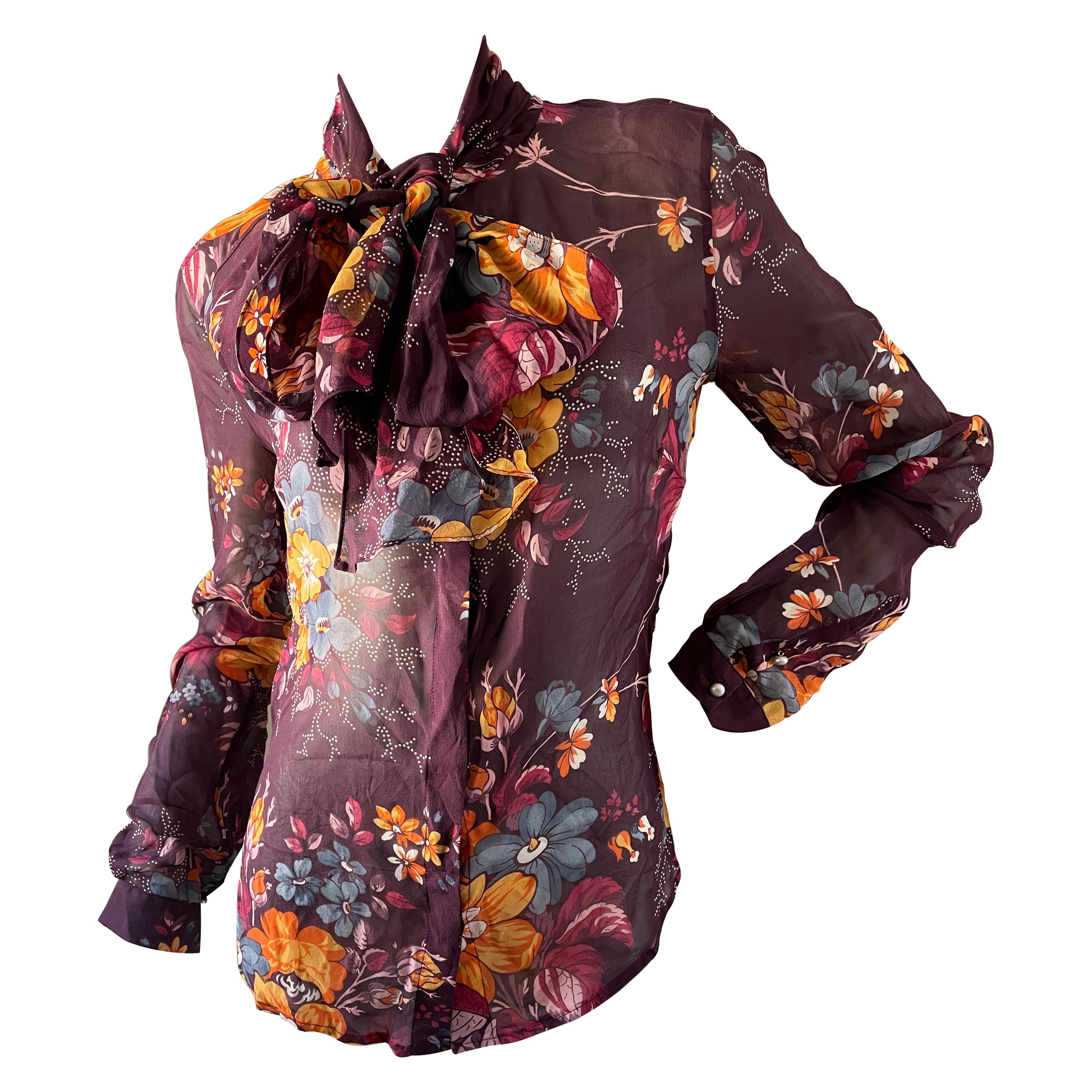 Dolce 
Gabbana D&G Vintage Bluse aus durchsichtiger Seide mit Blumendruck und Pussy Bow im Angebot