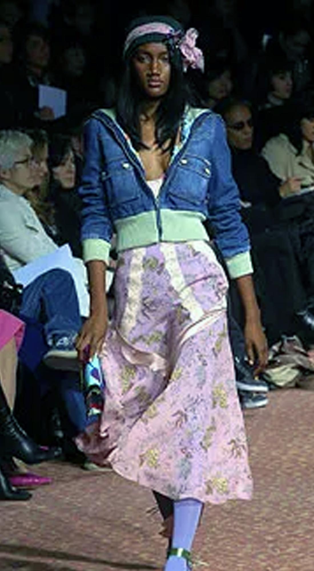 Dolce & Gabbana D&G Womens Y2K Cropped Denim Jacket, A/W 2004 For Sale 3