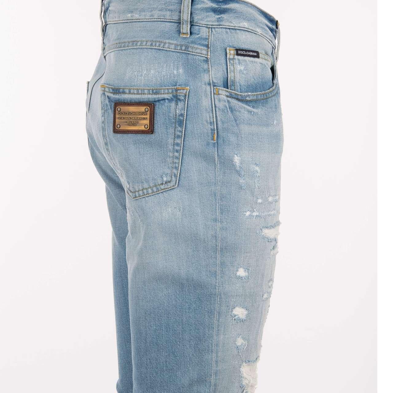 Dolce & Gabbana - Distressed Jeans with Logo Plate Light Blue 48 For Sale 1