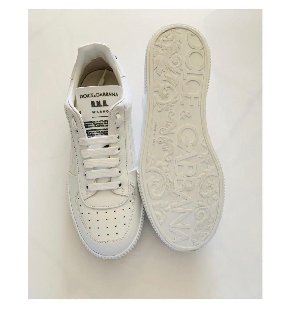  Dolce & Gabbana DNA Men white
leather trainers sneakers

Size 41,5
UK7,5

100% calfskin

New but been tried on few times.
With the original box!

Please check my other DG clothing &

accessories!
