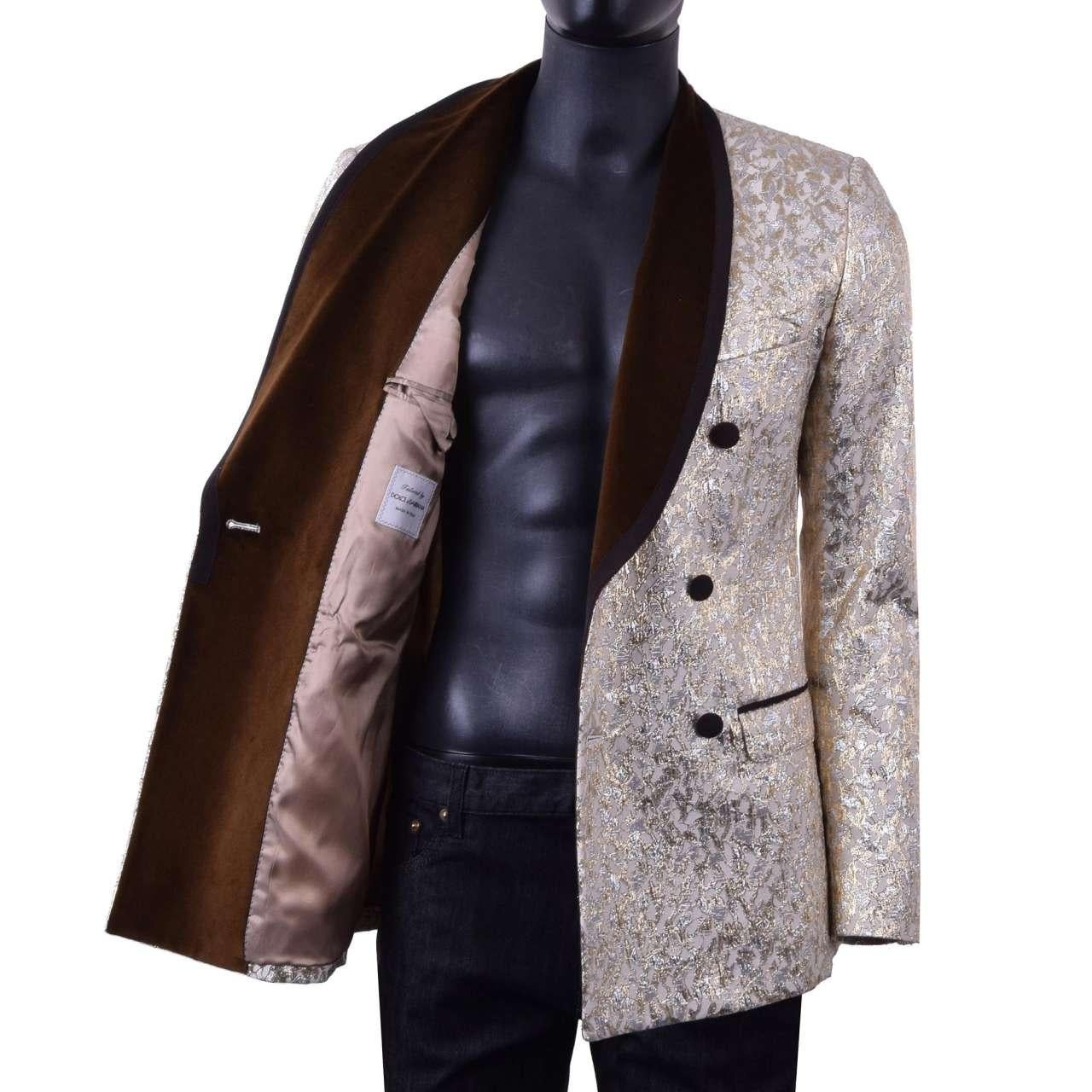 - Double-breasted baroque style jacquard tuxedo jacket with round velvet collar in beige, silver and gold by DOLCE & GABBANA Black Label - RUNWAY - Dolce & Gabbana Fashion Show - Former RRP: EUR 2.400 - Slim Fit - MADE in ITALY - New with Tag -