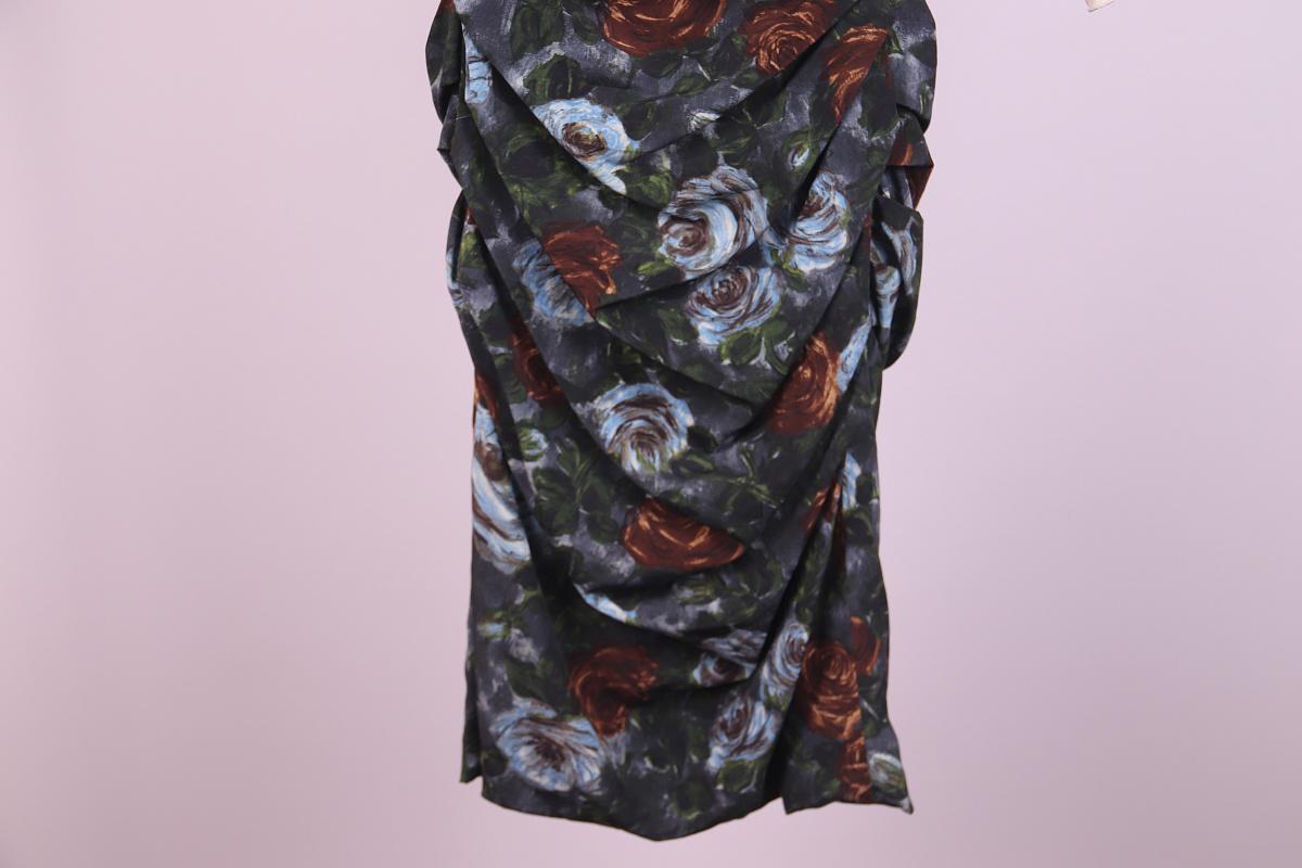Dolce & Gabbana Drape silk Dress Floral Pattern For Sale 2