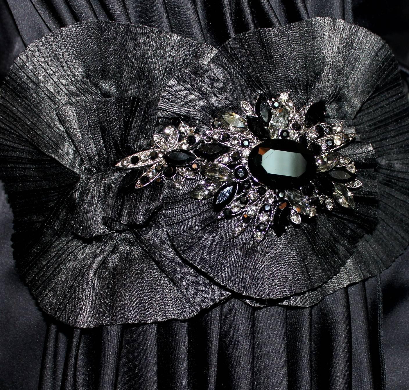 Vestido corsé drapeado Dolce & Gabbana negro con adorno de cristales 40 en Bueno Estado en Switzerland, CH