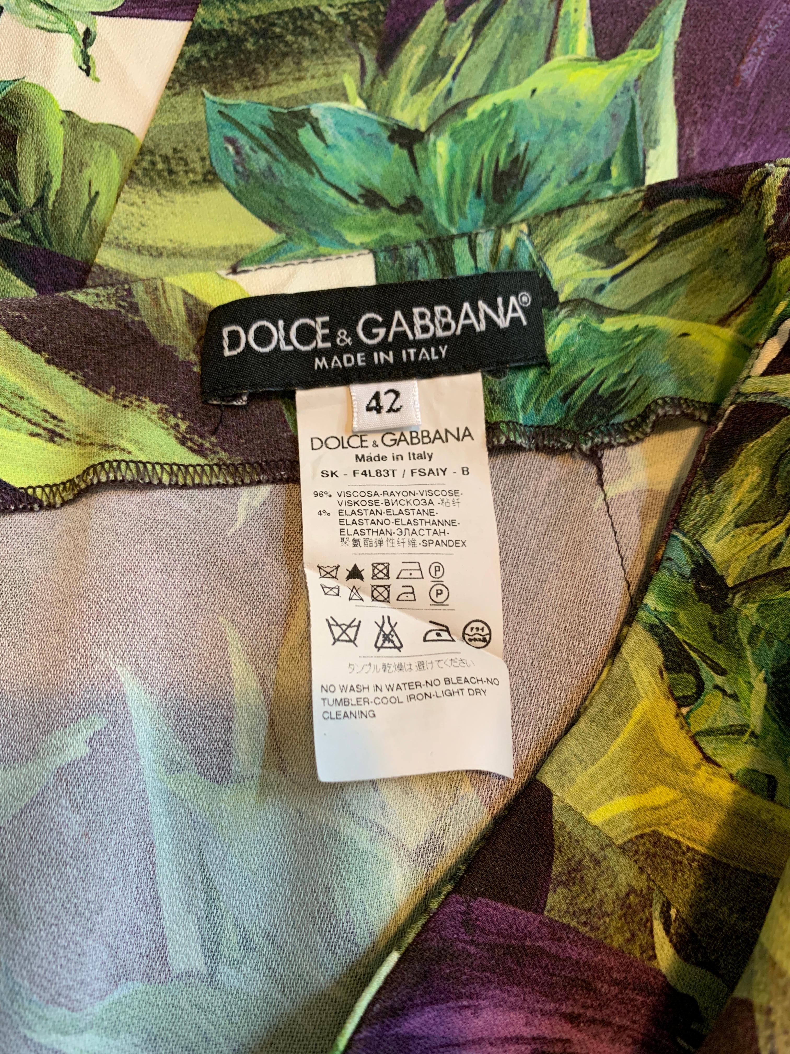 Dolce & Gabbana Eggplant Aubergine Print Midi Pencil Skirt Purple and Green  In Good Condition In San Francisco, CA