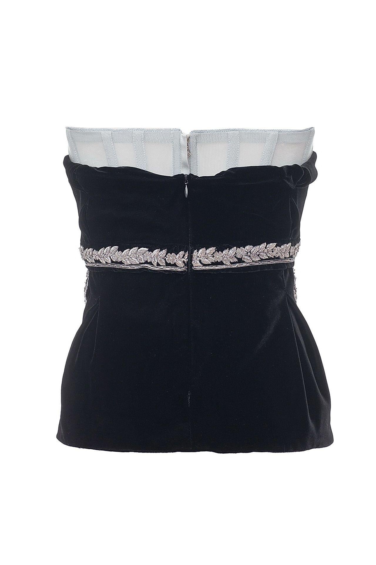 Dolce & Gabbana Embellished Black Velvet Corset 

Black Velvet
Tulle lining
Embroidery

IT Size 40 - US 4

New
