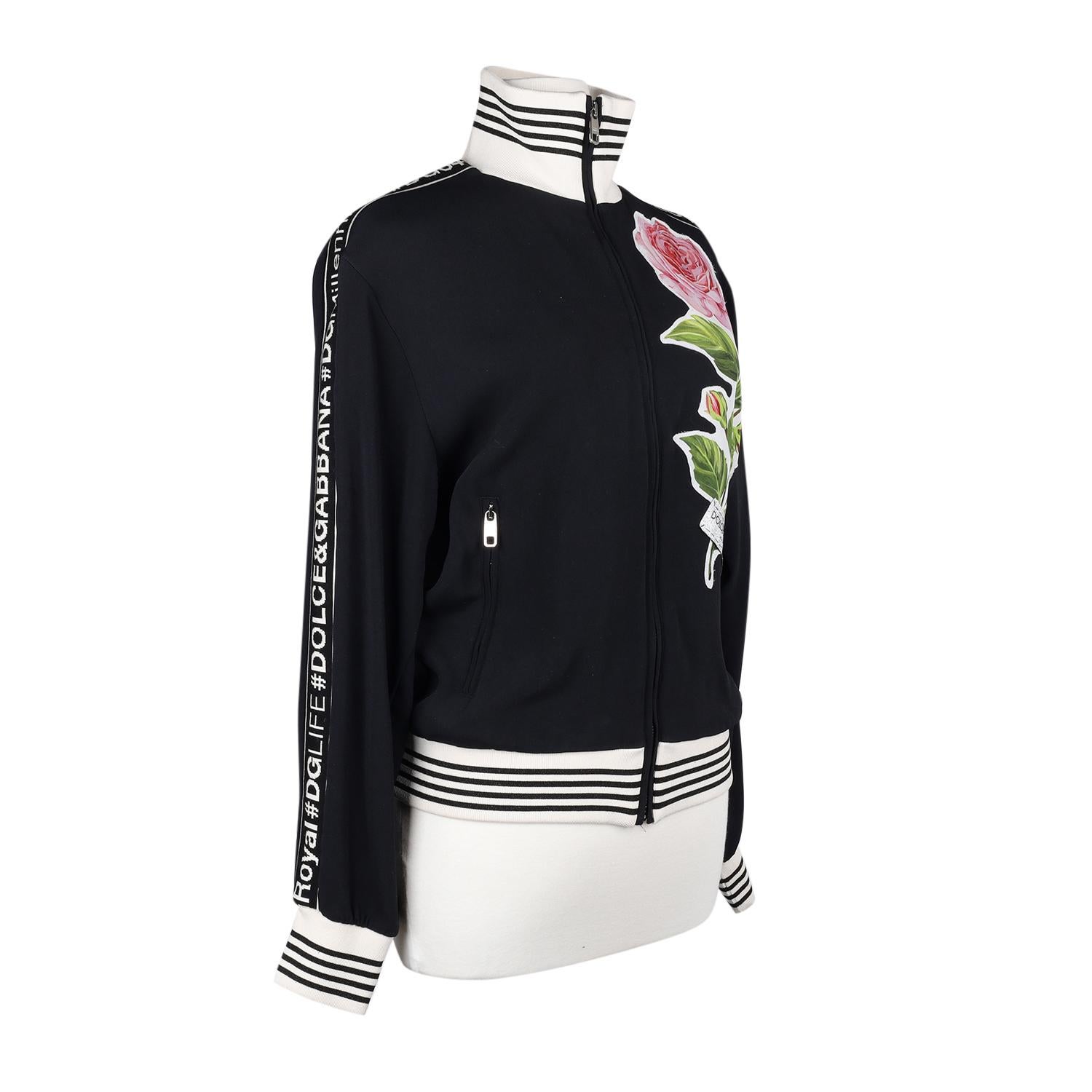 Dolce & Gabbana Embellished Cady Sweat Jacket – A Masterpiece of Italian Elegance

Exquisitely crafted from delicate cady, this luxurious sweat jacket is a stunning fusion of sophistication and contemporary edge. The front features a romantic
