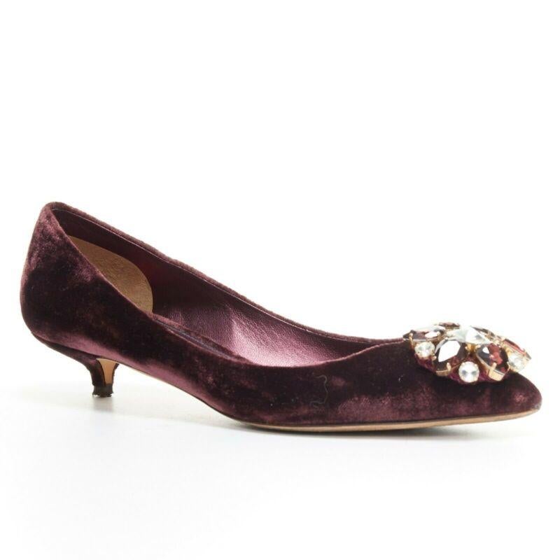 DOLCE GABBANA escarpins à talons chaton en velours violet ornés de cristaux EU36,5
Référence : TGAS/A03327
Marque : Dolce Gabbana
Designer : Domenico Dolce et Stefano Gabbana
MATERIAL : Velours
Couleur : violet
Motif : Solide
Détails supplémentaires