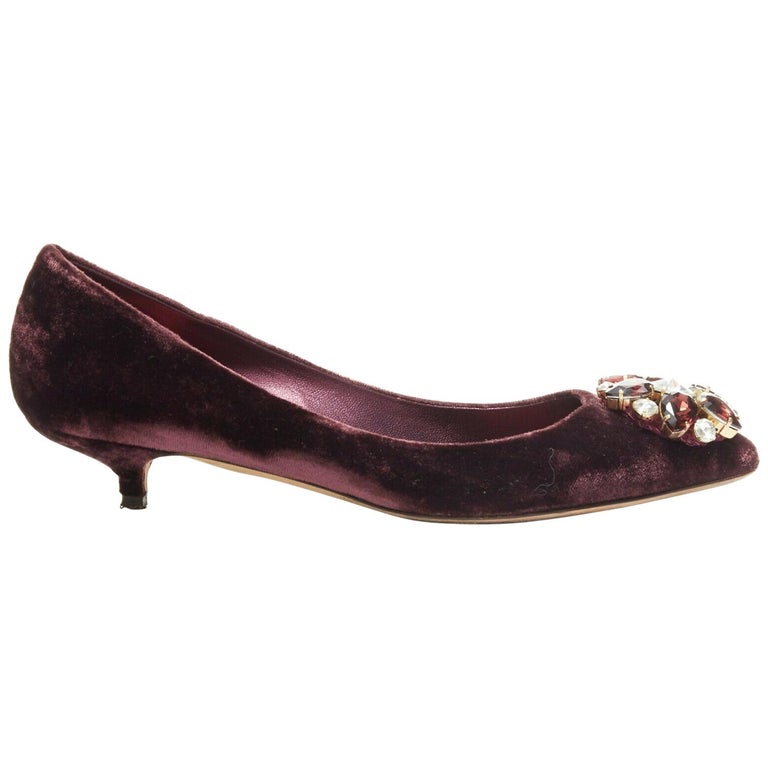DOLCE and GABBANA embellished purple velvet crystal toe kitten heel pumps  EU36.5 For Sale at 1stDibs