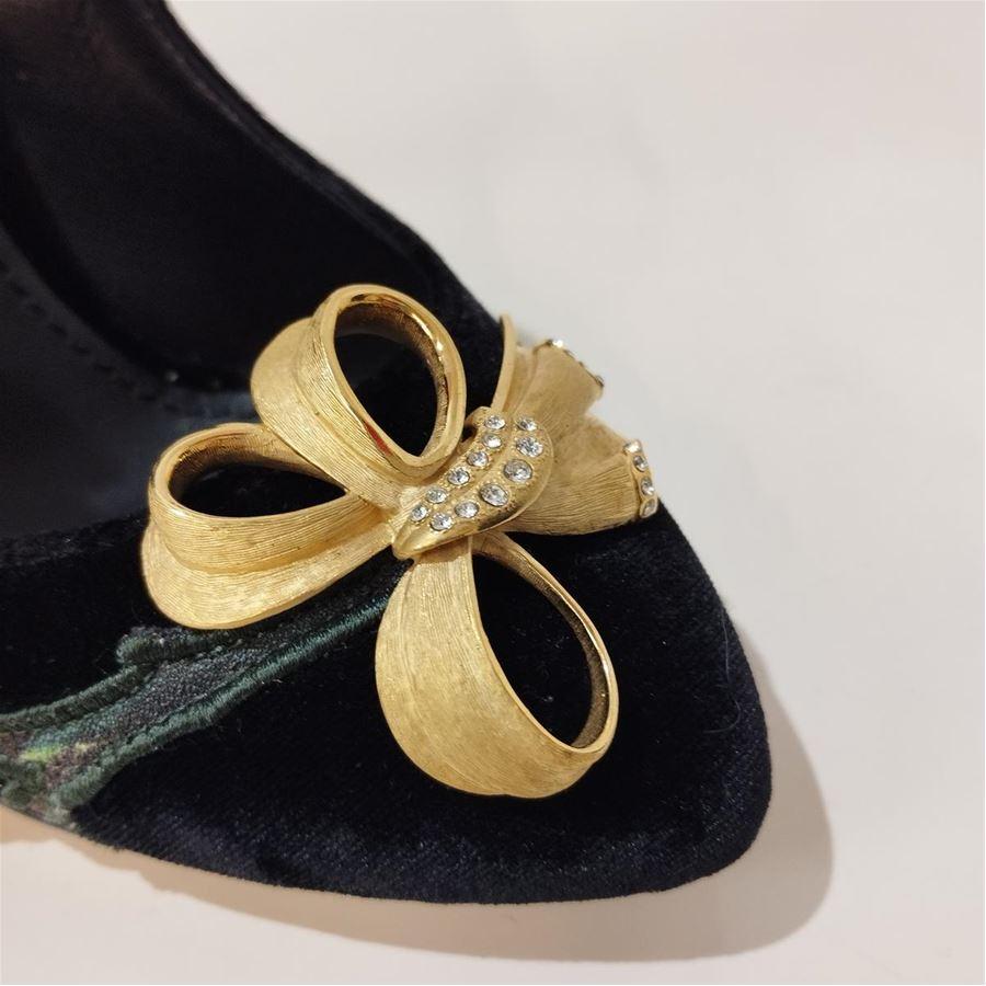 Black Dolce & Gabbana Embroidered pumps size 39 For Sale