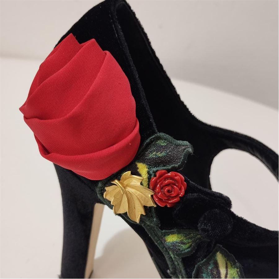 Women's Dolce & Gabbana Embroidered pumps size 39 For Sale