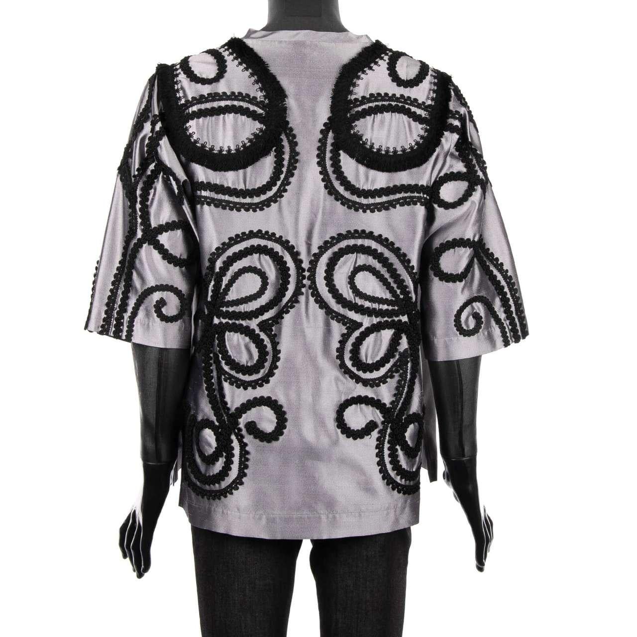 - Embroidered 1/2-sleeves spanisch torero silk shirt 