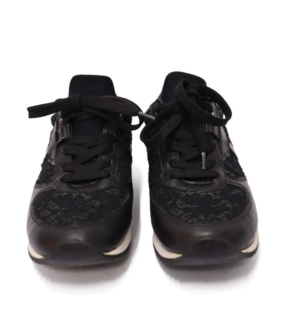 Dolce & Gabbana EU 37 Black Lace Low-top Buffed Leather Sneakers In Good Condition For Sale In Amman, JO