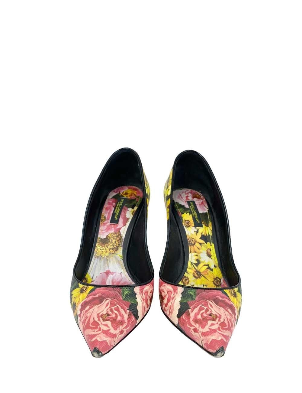 Dolce & Gabbana Multicolored floral pointed-toe pumps with a black trim. 

Additional information:
Material: Leather
Size: EU 37 
Measurements:
Heel Length: 9 cm
Overall Condition: very good
Interior Condition: barely there signs of use
Exterior