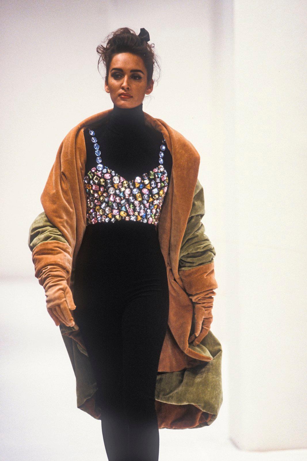Dolce & Gabbana - Bustier court noir avec cristaux, automne-hiver 1991 Pour femmes en vente