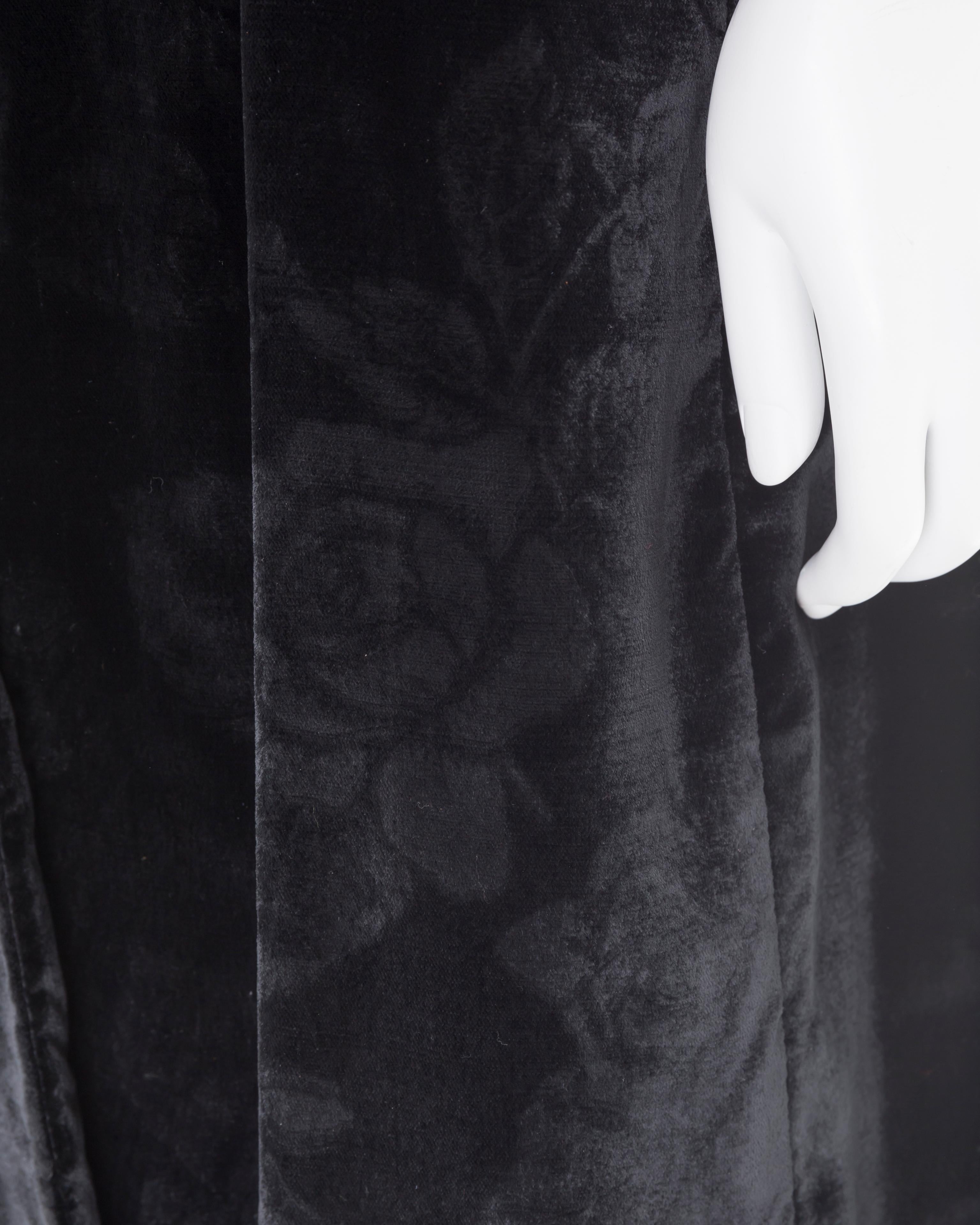 Dolce & Gabbana F/W 1997 black floral velvet coat  For Sale 2