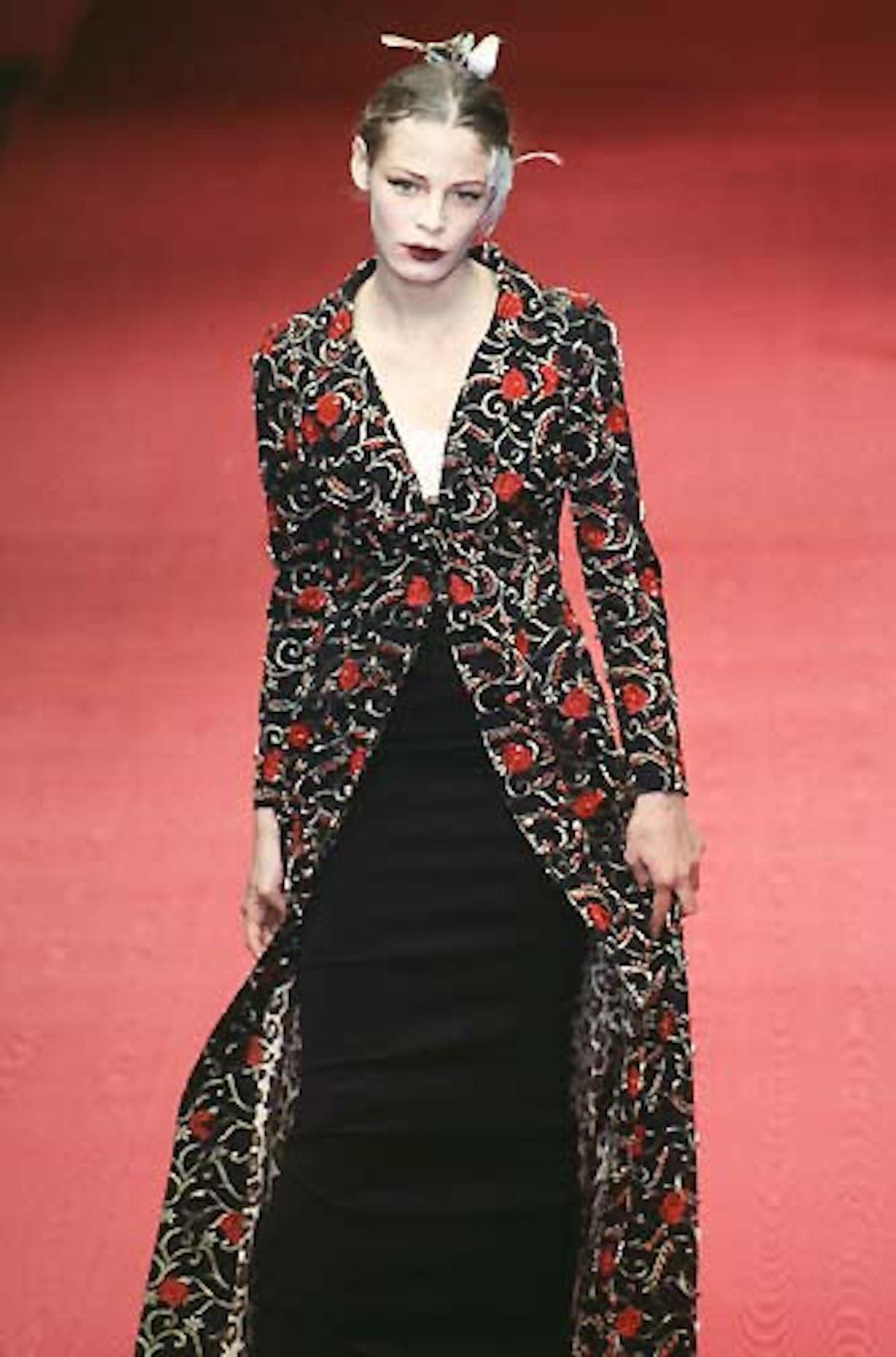 Dolce & Gabbana A/I 1997 Cappotto con stampa floreale e velluto foderato di leopardo in vendita 8