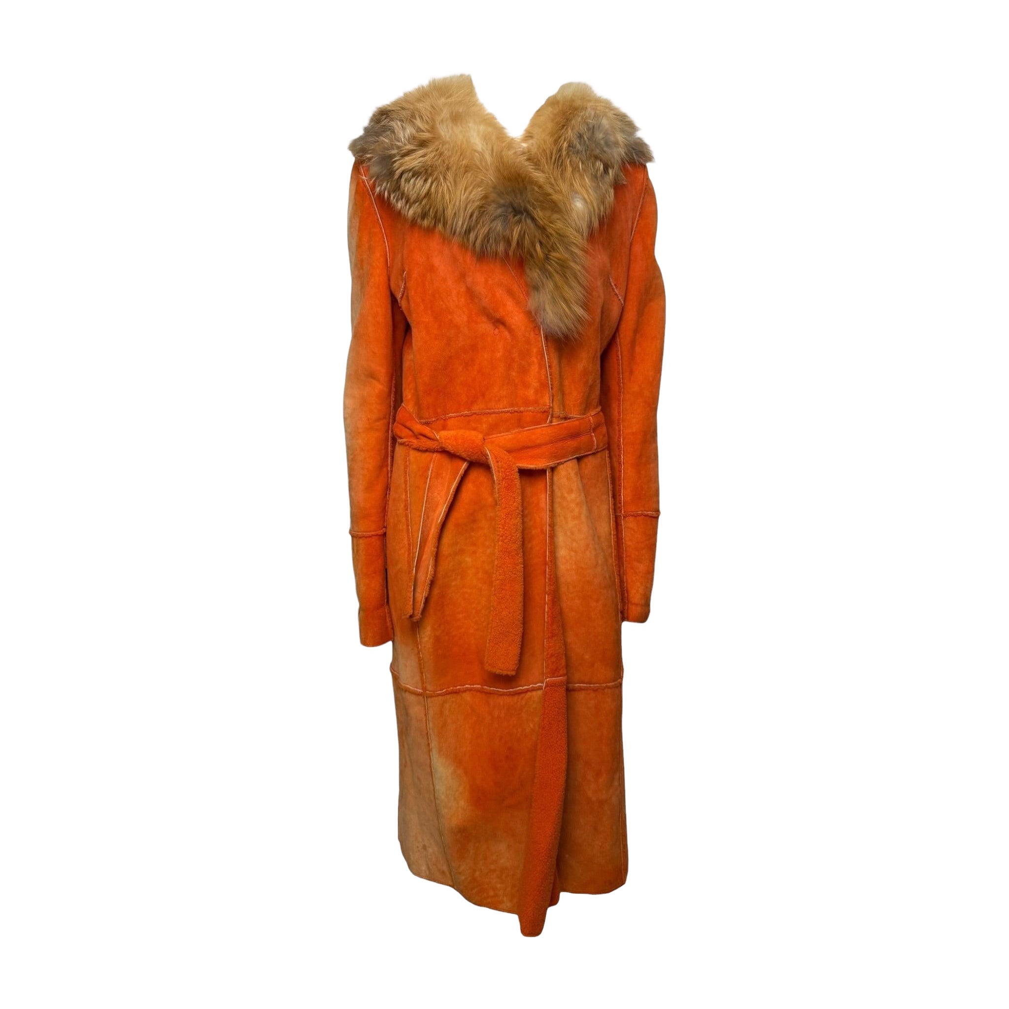 Dolce & Gabbana Herbst/Winter 2000 – Orangefarbener Maxi-Mantel aus Lammfell mit Pelzkragen und Gürtel