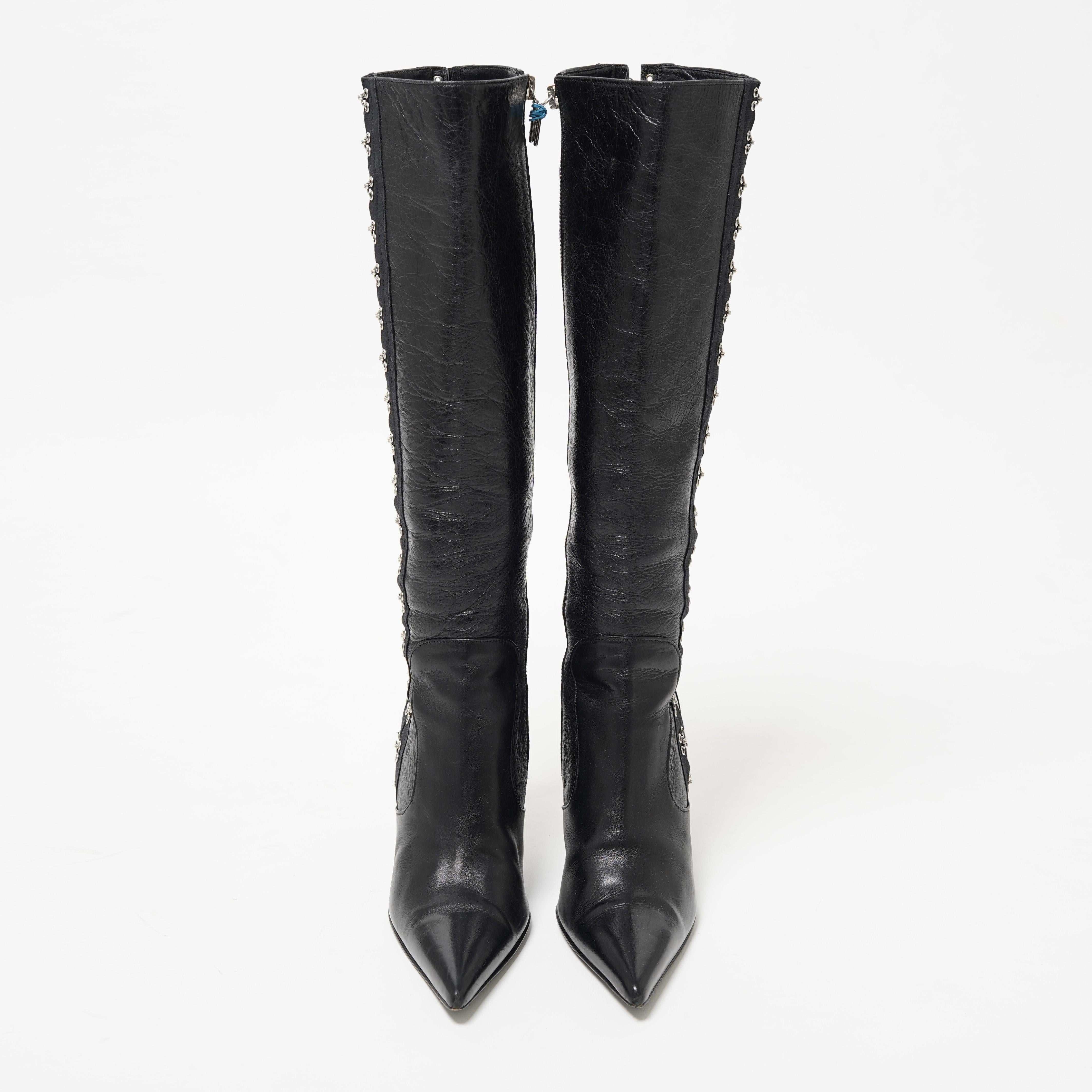 Dolce & Gabbana F/W 2003 Corset Hook and Eye Closure Leather Boots in Black In Good Condition For Sale In Berlin, DE