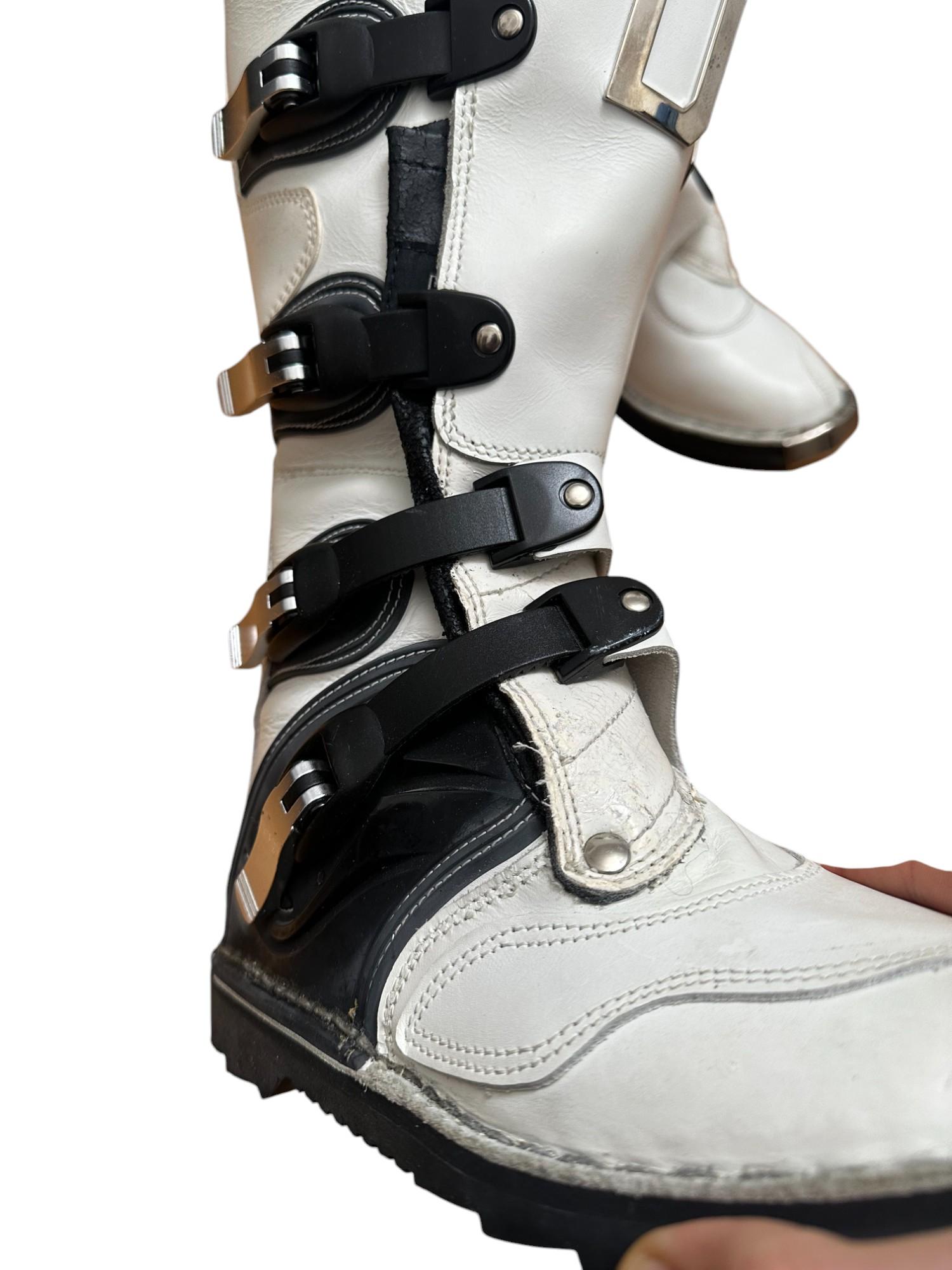 Dolce & Gabbana F/W 2003 Moto Cross Botas Blancas en venta 2