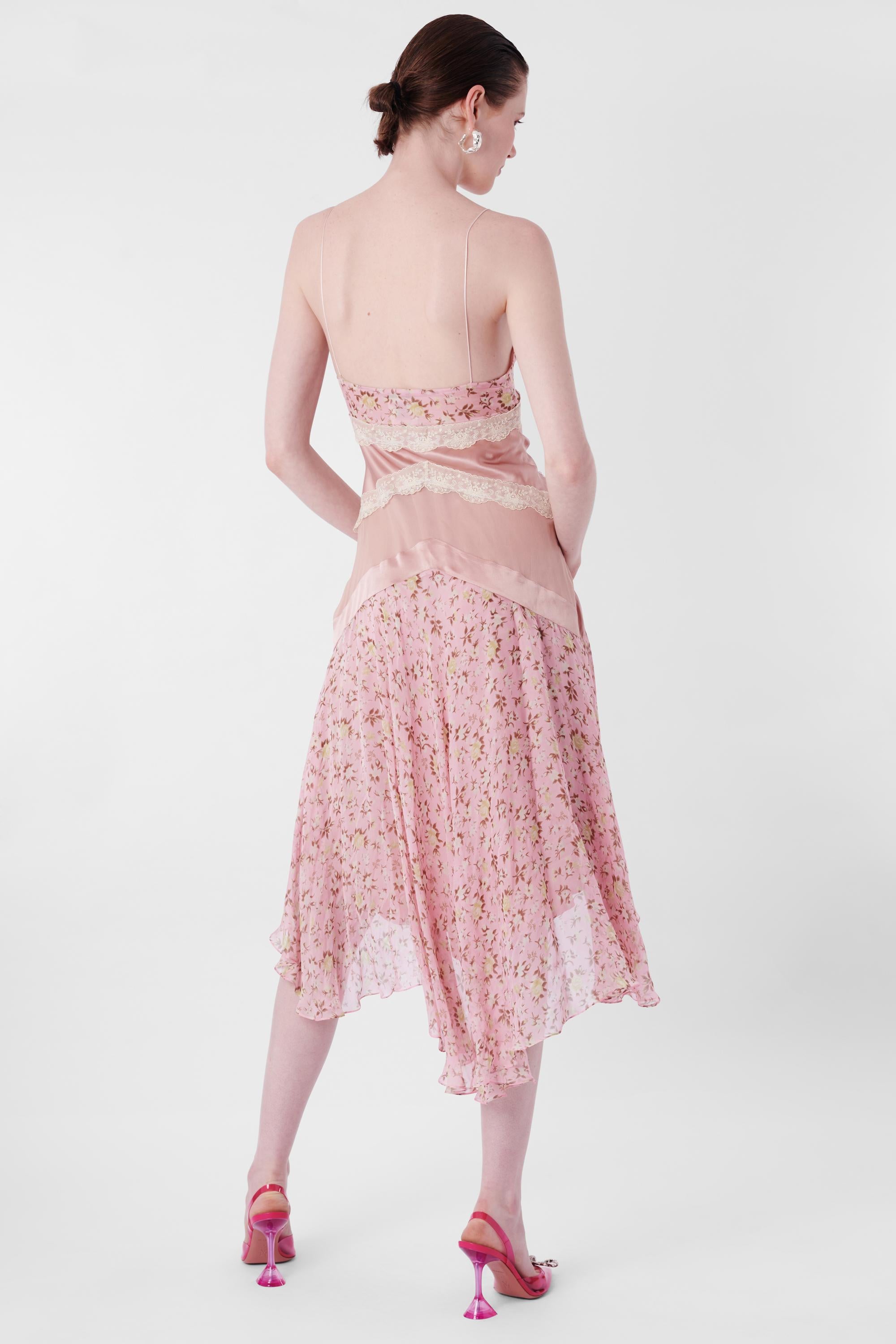 Dolce & Gabbana F/W 2004 Runway Floral Pink Silk Dress In Good Condition For Sale In London, GB