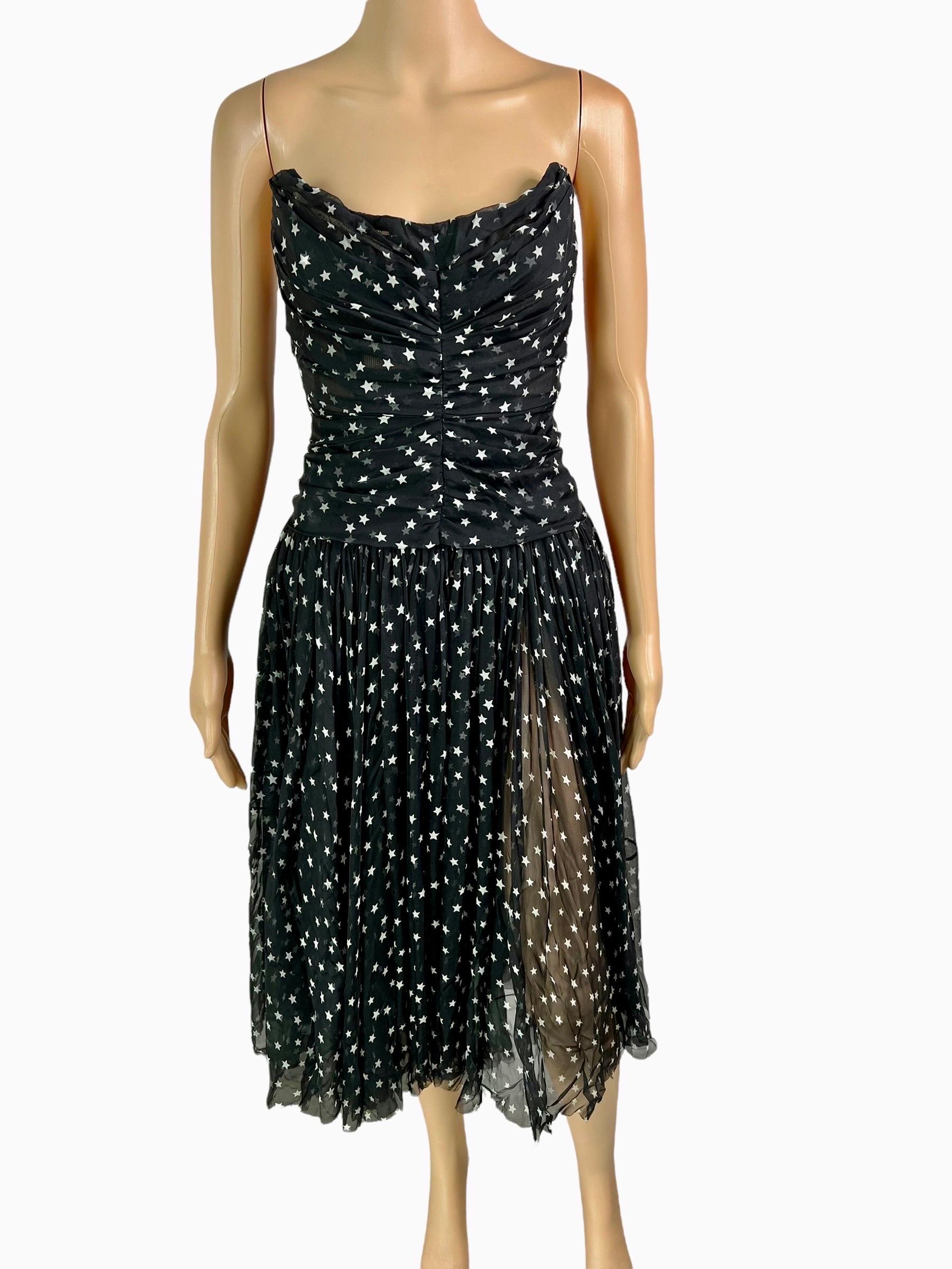 Dolce & Gabbana F/W 2011 Runway Bustier Sheer Star Print Dress IT 40

Look 67 from the Fall 2011 Collection.

Excellent Condition.
