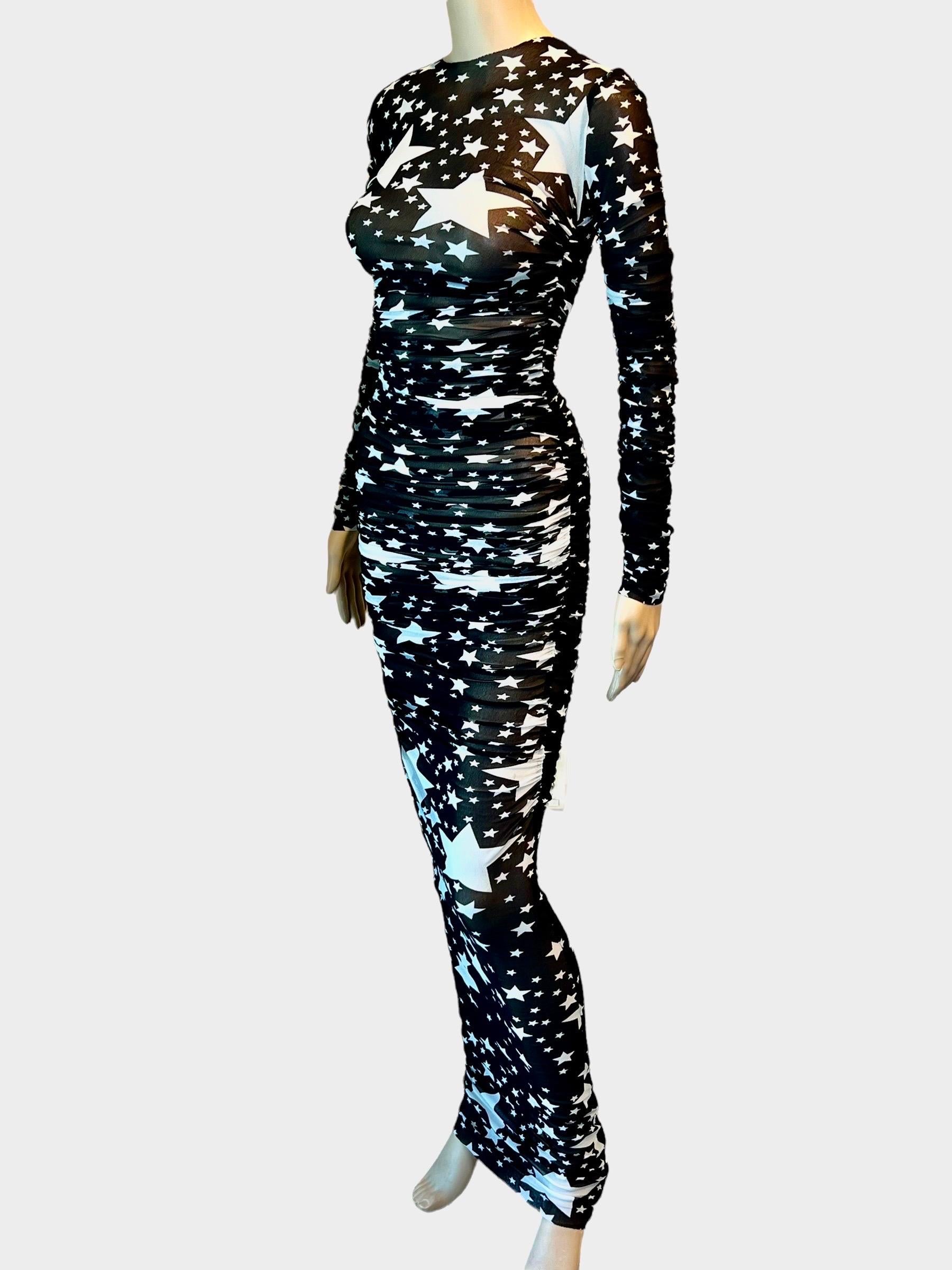 Dolce & Gabbana F/W 2011 Laufsteg Sterndruck durchsichtiges Mesh gerafftes Maxi Abendkleid IT 36

Look 71 aus der Fall Collection'S 2011.

Ausgezeichneter Zustand.
