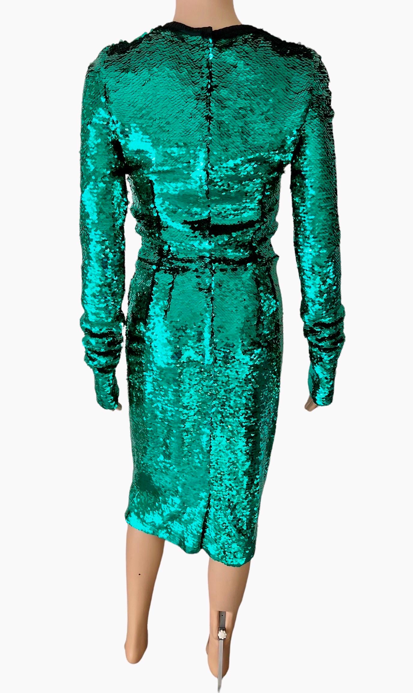 Dolce & Gabbana F/W 2011 Laufsteg Ungetragenes grünes, mit Pailletten verziertes Abendkleid (Grün) im Angebot