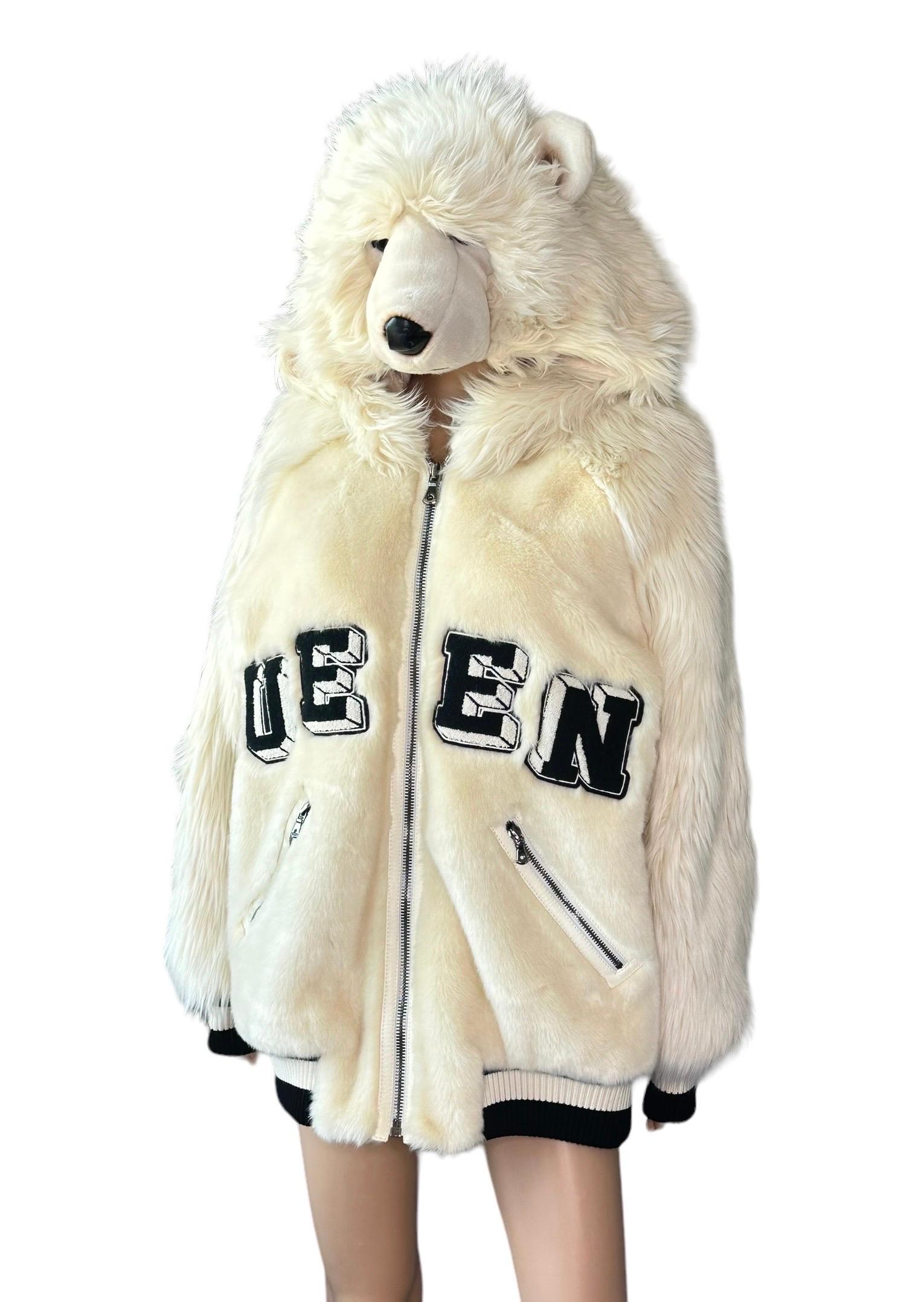 Dolce & Gabbana F/W 2017 Runway Teddy Bear Hood Queen Eco Fur Bomber Jacket Coat For Sale 12