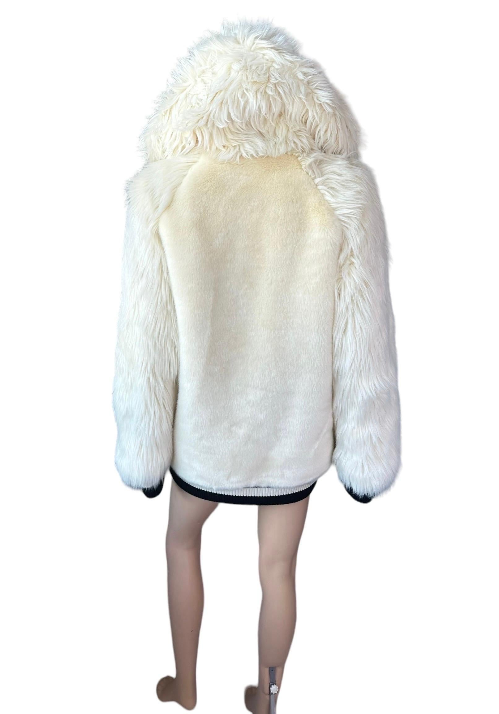 Dolce & Gabbana F/W 2017 Runway Teddy Bear Hood Queen Eco Fur Bomber Jacket Coat For Sale 13