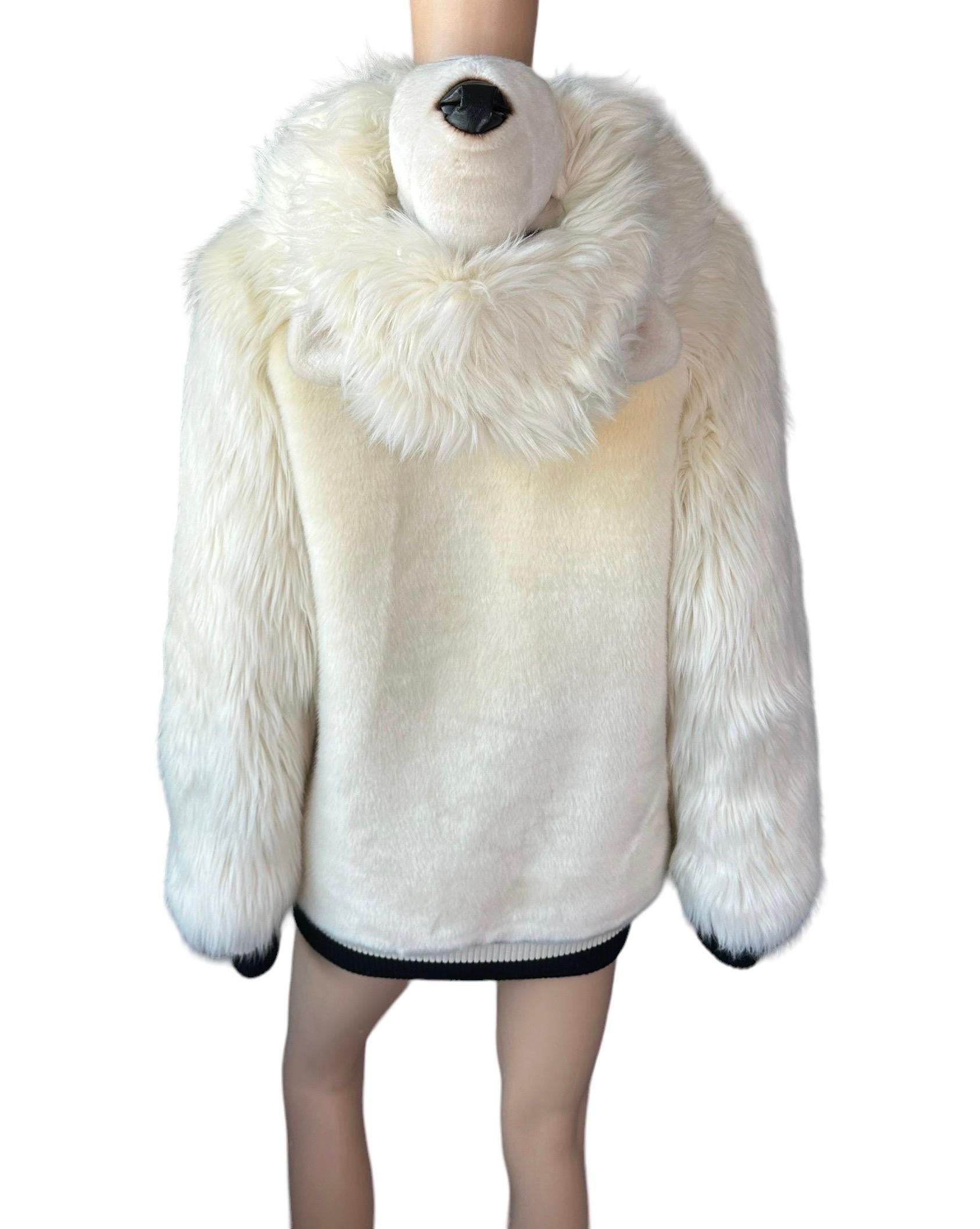 Dolce & Gabbana F/W 2017 Runway Teddy Bear Hood Queen Eco Fur Bomber Jacket Coat In Excellent Condition For Sale In Naples, FL